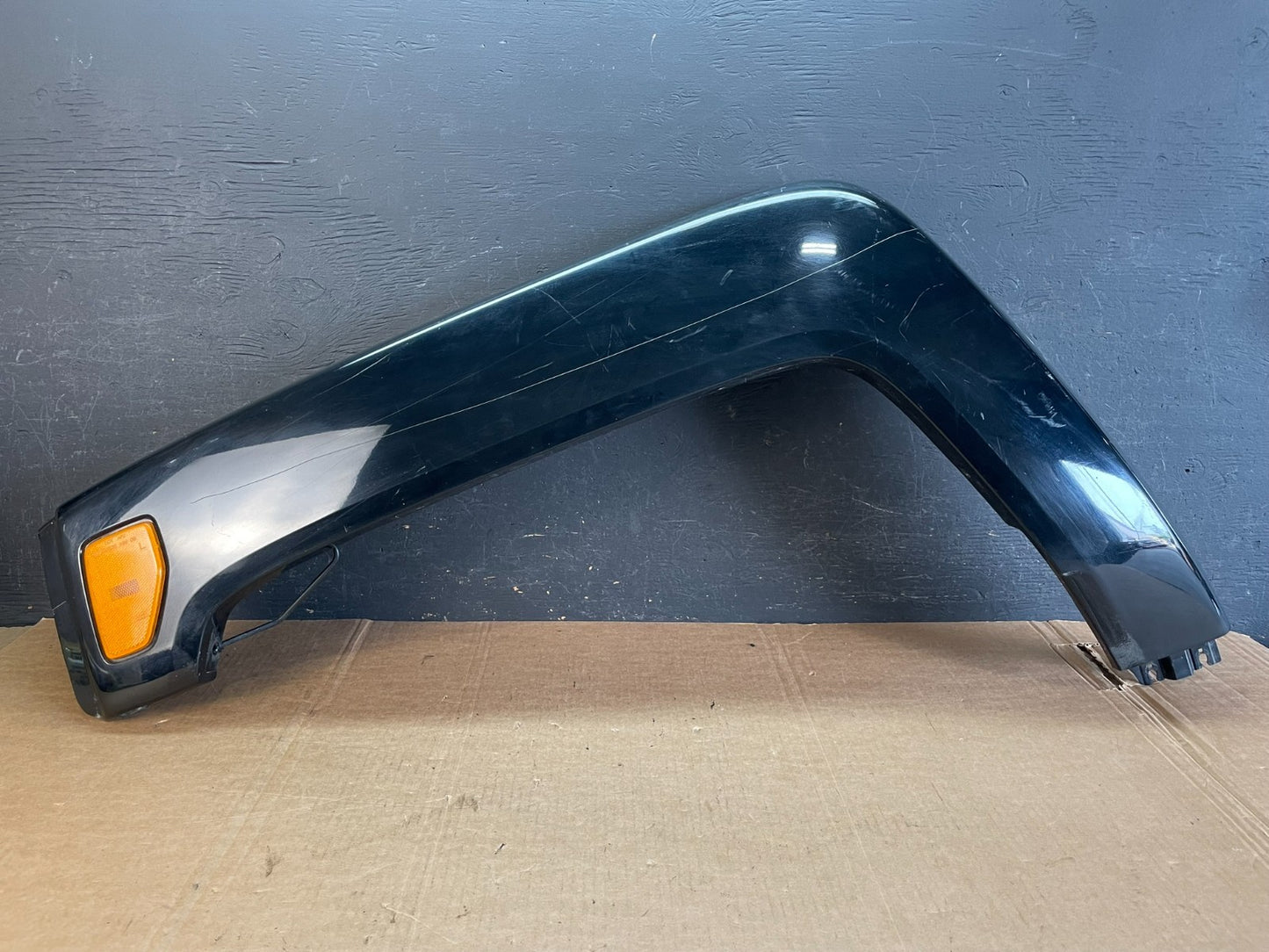 2006 to 2010 Hummer H3 Front Left Wheel Fender Flare Molding Trim ae8394 DG0