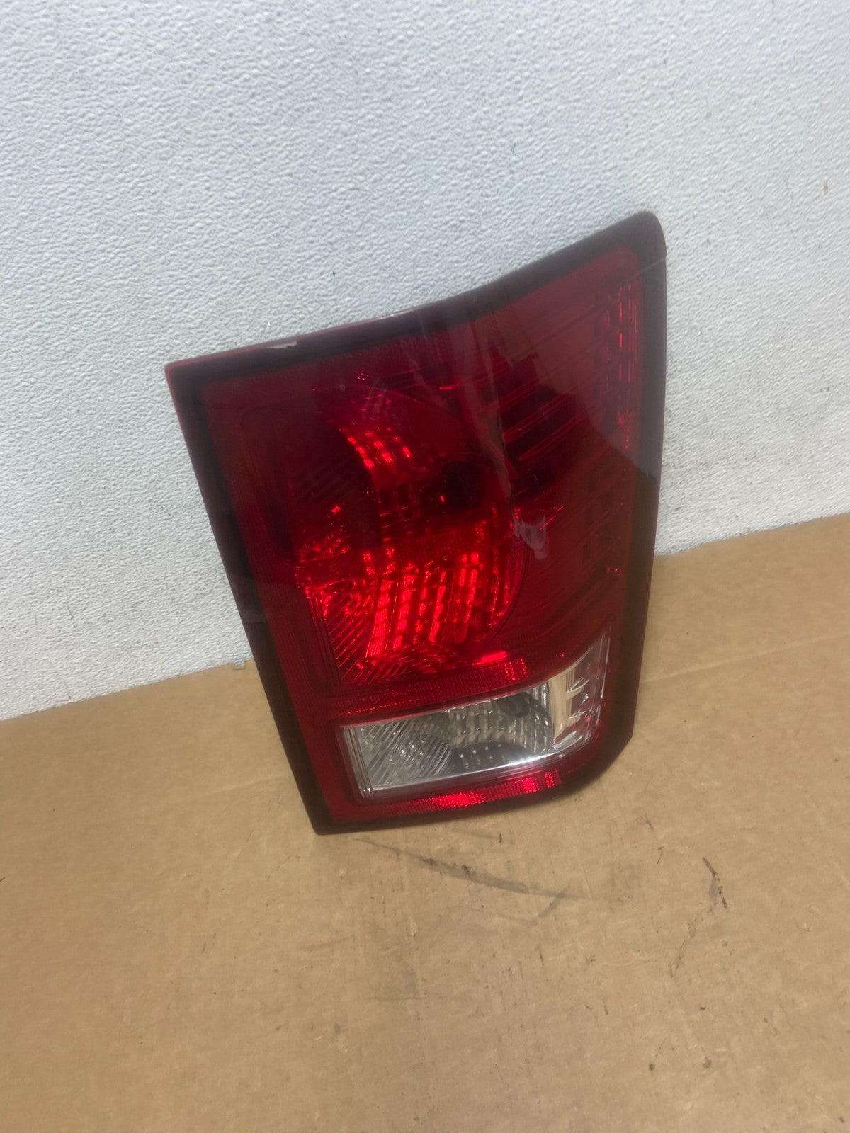 2007 to 2010 Jeep Grand Cherokee Right Passenger Tail Light AD6015 DW2