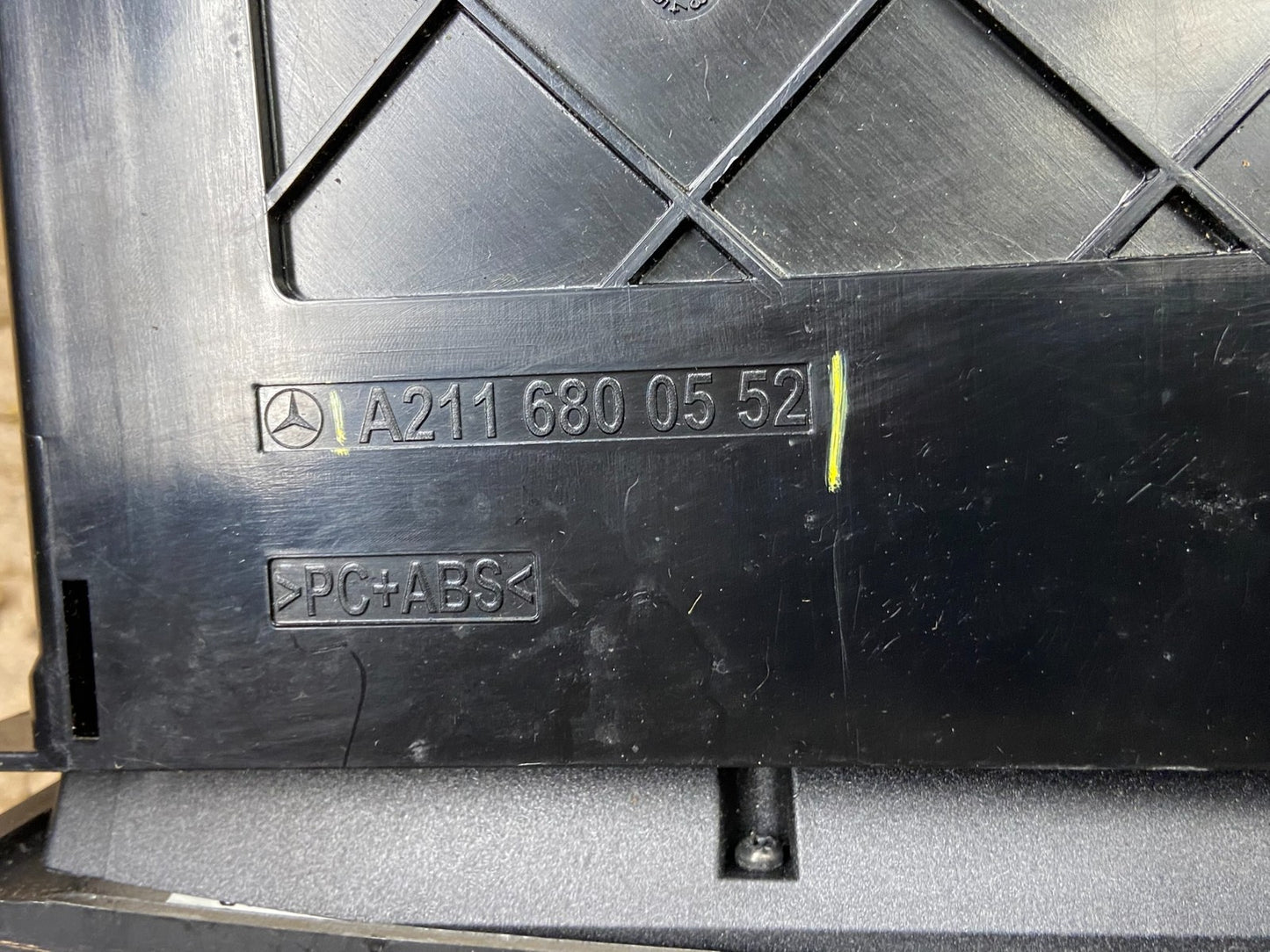 2003 - 2009 Mercedes W211 W219 CLS500 Door Lock ESP Hazard Control T8451 DG6