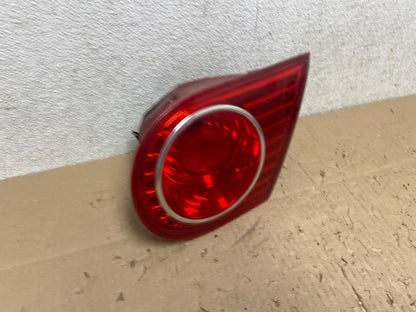 2004 2005 2006 Kia Amanti Right Passenger Side Tail Light Inner OEM J9118 KC2