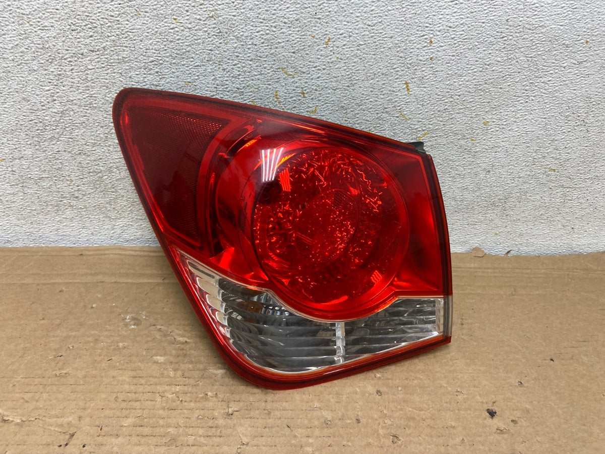 2011 2012 2013 2014 Chevrolet Cruze Left Driver LH Side Tail Light AH8863 LK0
