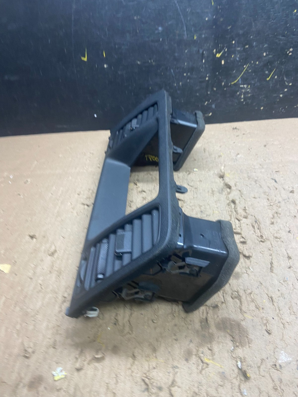 2009-2014 Nissan Murano Radio Center Console Display Bezel Air Vent T9003 DG2