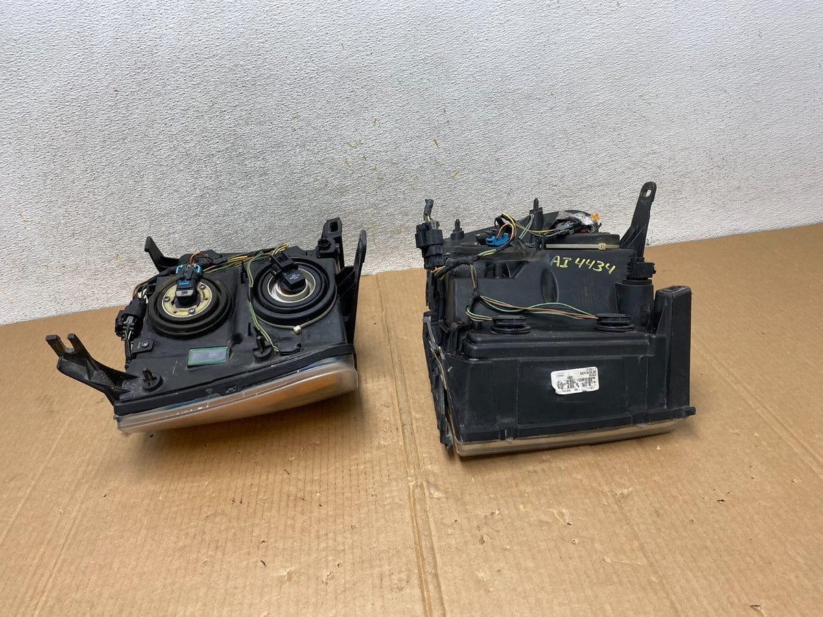 2007 - 2014 GMC Sierra Left+Right Side Halogen Headlights AI4434 DW12