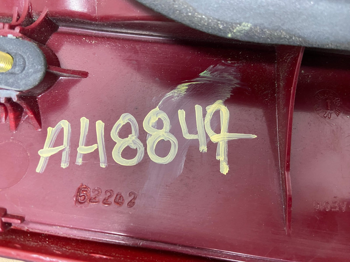 2004-2005 Toyota Sienna Right Passenger RH Side Inner Tail Light AH8849 LK7