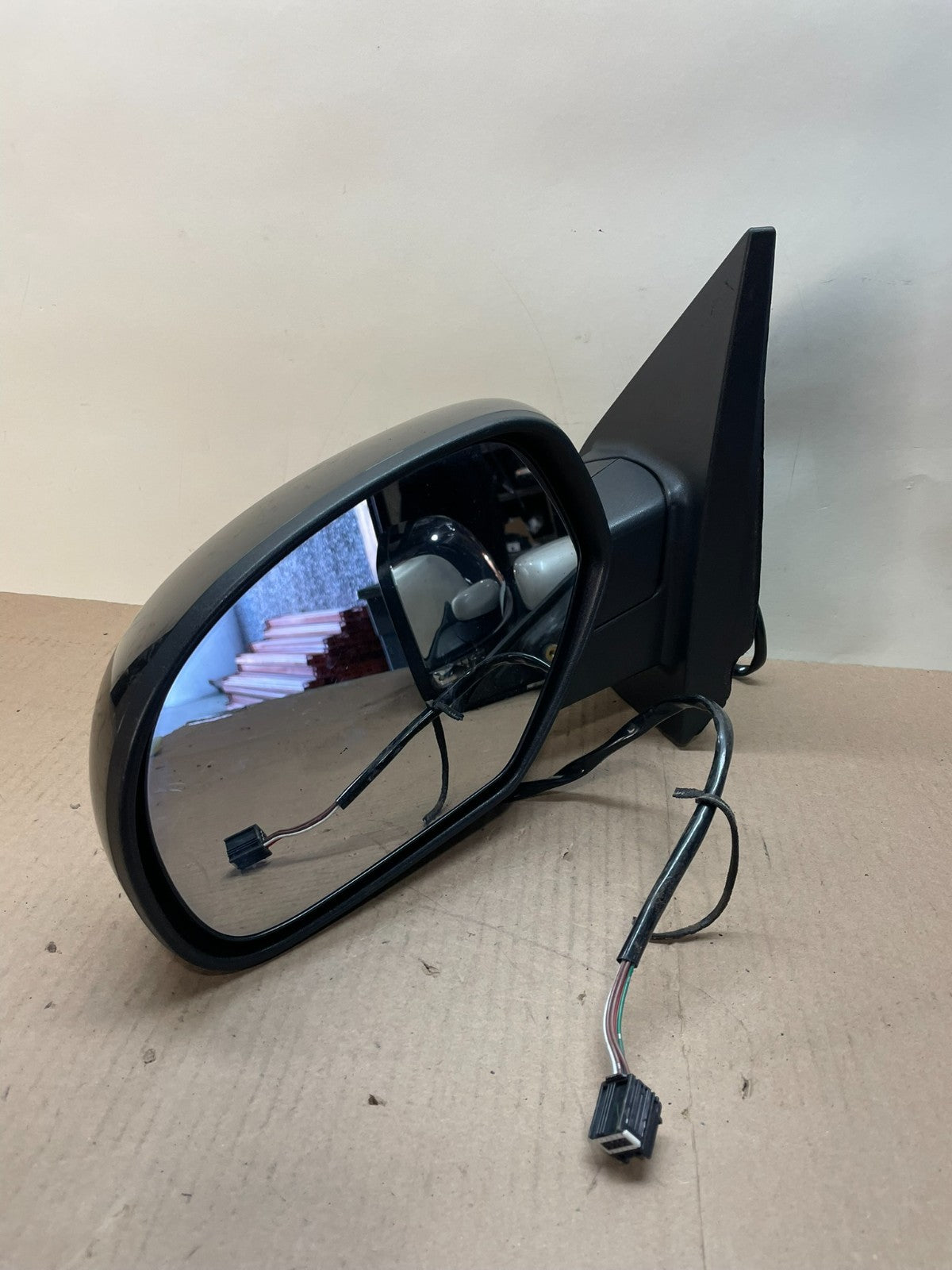 2007 to 2013 Chevrolet Tahoe Silverado Suburban Left Driver Mirror AJ0778 DG2