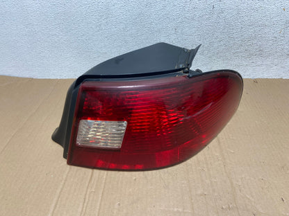 2000 - 2003 Mercury Sable Sedan Right Passenger Rh Side Tail Light AE8919 LK0