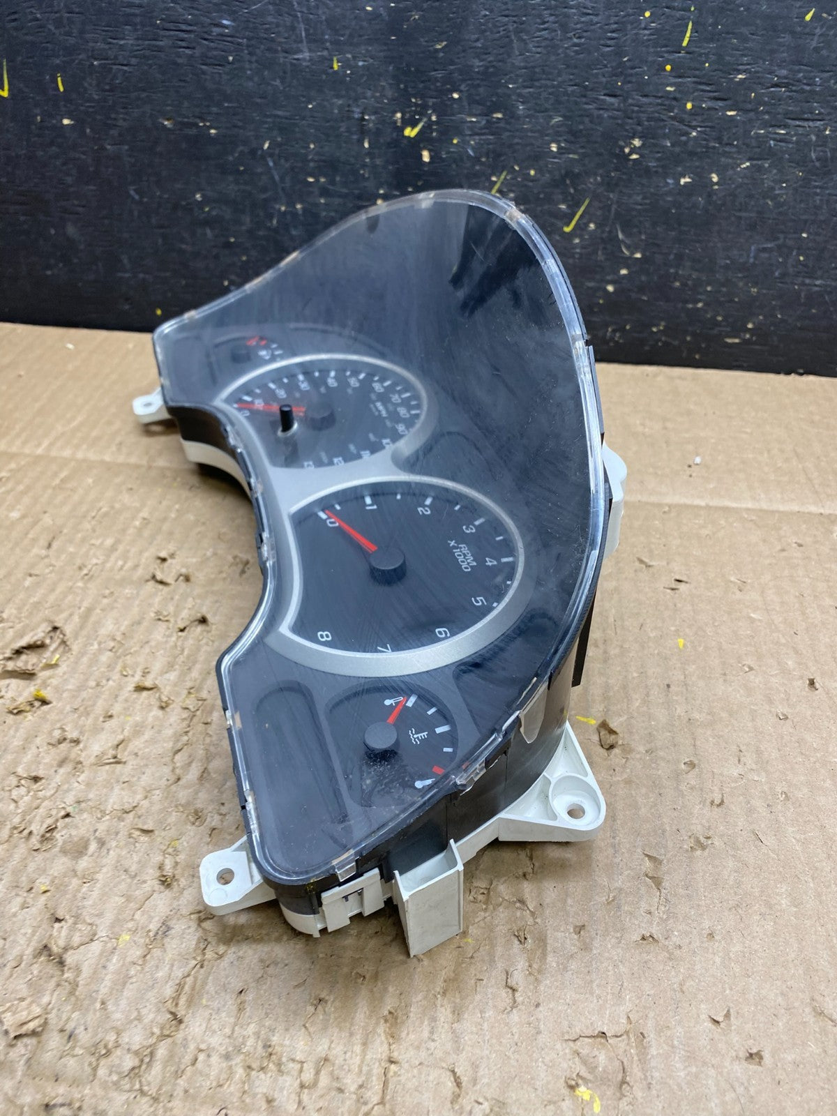 2005 2006 Chevrolet Equinox Cluster Gauge Speedometer ECM V1666 DG2