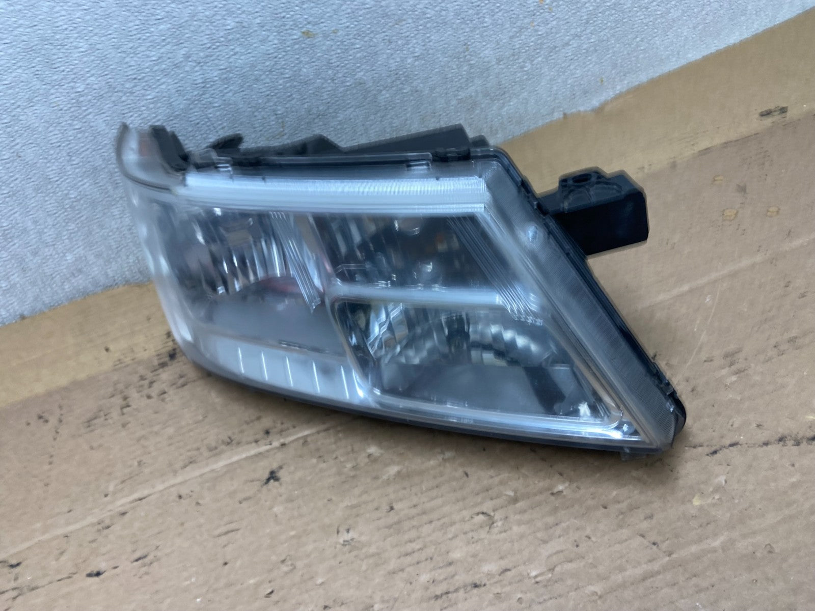 2009 to 2017 Dodge Journey Headlight Right Passenger Rh Halogen Oem AB5272 DW1