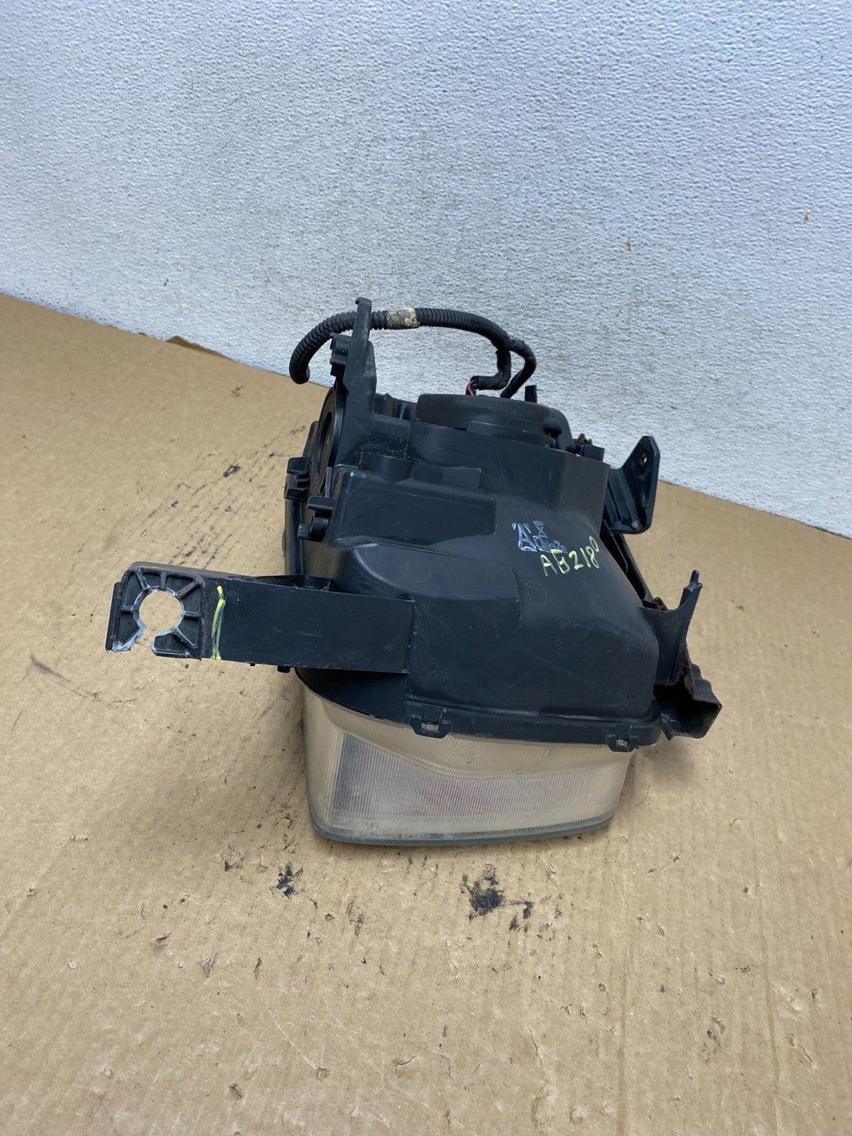 2003 to 2006 Honda Element Left Driver Lh Side Headlight AG2180 DW7