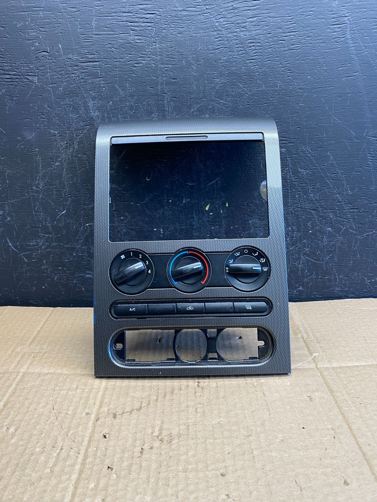 2004 to 2008 Ford F150 Radio Climate Dash Bezel Surround Black AC9426 DG0