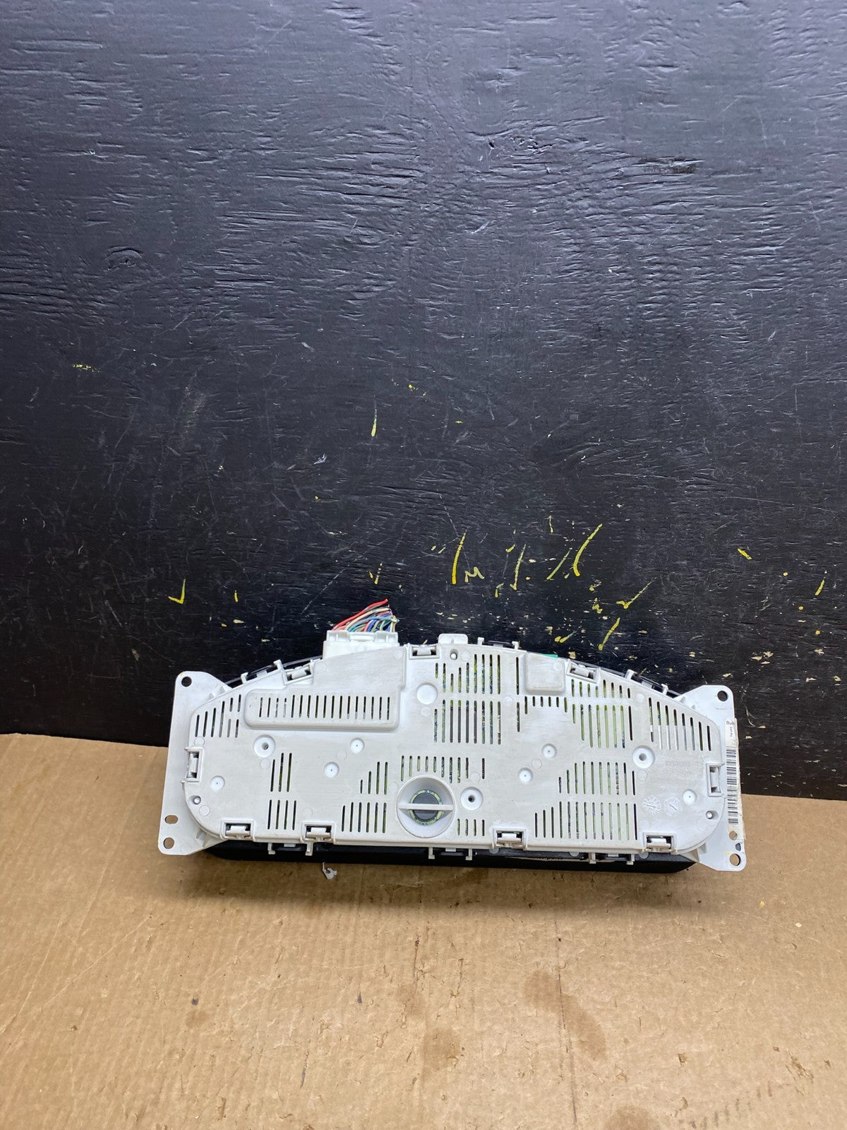 2005 Nissan Pathfinder Speedometer Cluster Gauge OEM  Z7106 DG4