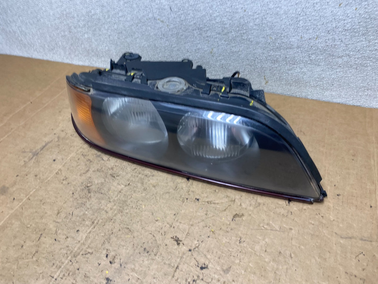 1997 - 2000 BMW E39 5 Series Headlight Right Passenger RH Halogen OEM T5172 DW1