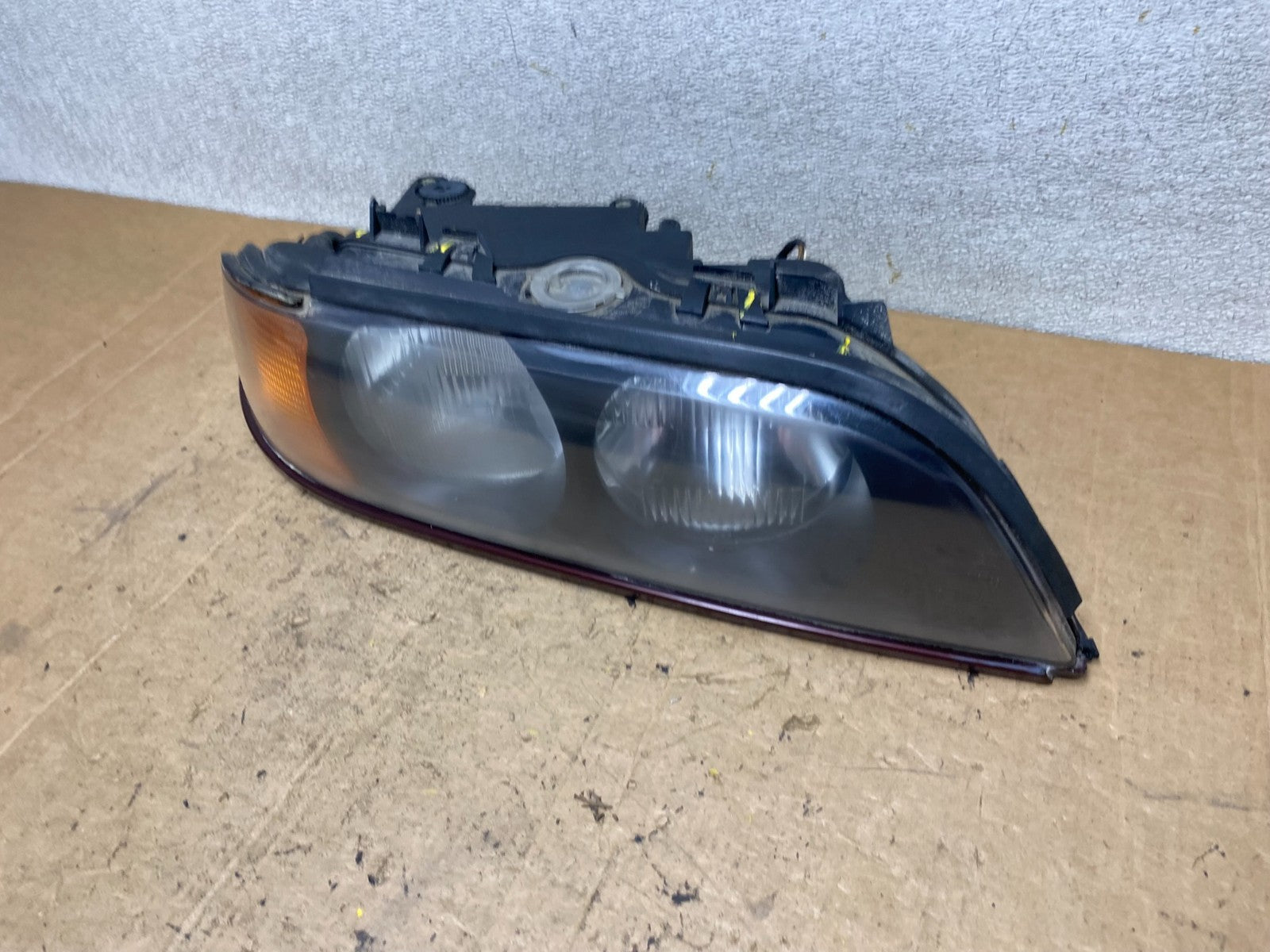 1997 - 2000 BMW E39 5 Series Headlight Right Passenger RH Halogen OEM T5172 DW1