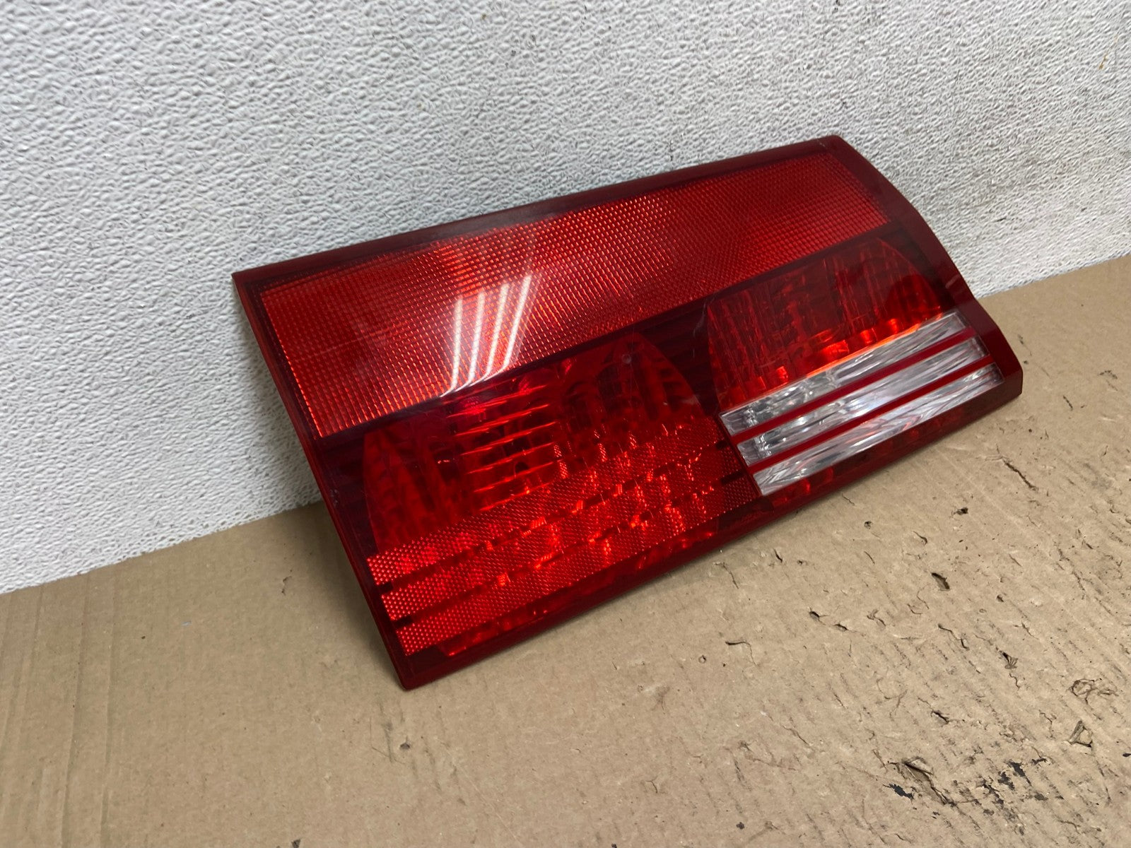 2004 - 2005 Toyota Sienna Left Driver LH Side Inner Tail Light AF2910 LK2