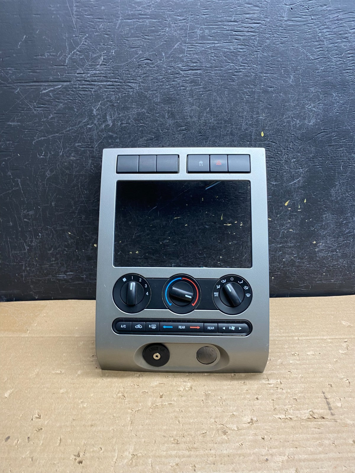 2007 to 2014 Ford Expedition Temperature Climate Control w/ Radio Bezel ag8421DG0