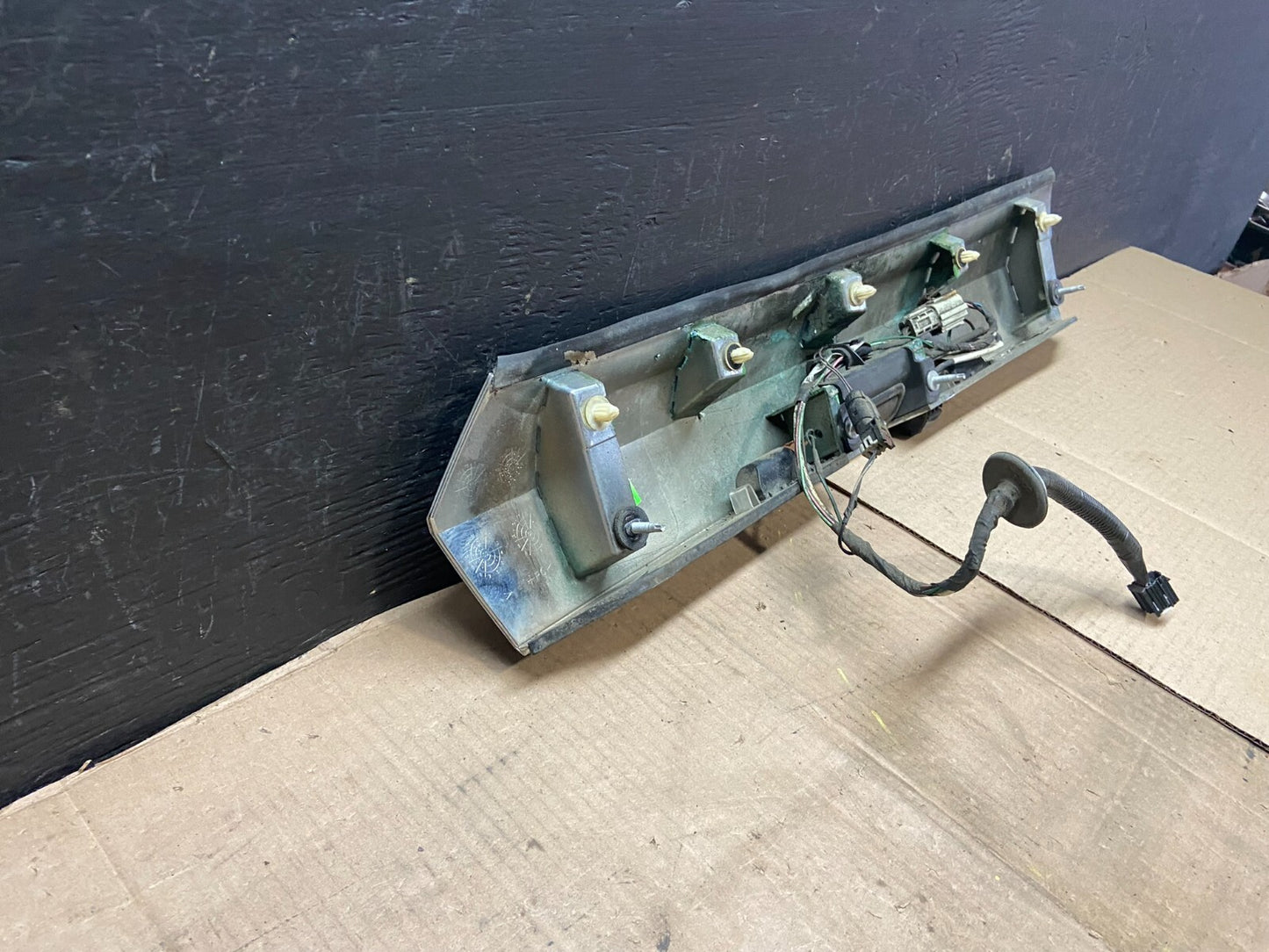 2011-2015 GMC Terrain Tailgate Chrome Finish Molding with Camera Oem E33147