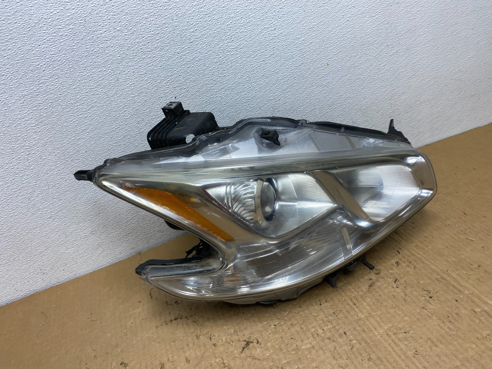 2009 - 2014 Nissan Maxima Headlight Right Passenger Xenon HID AC8148 DW2