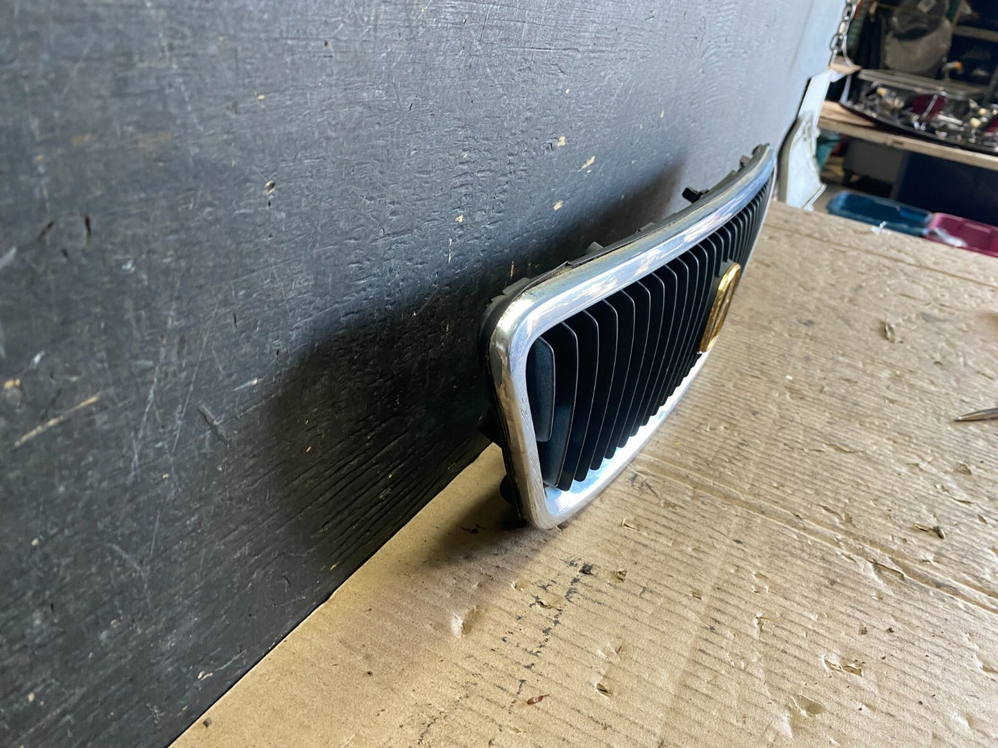1995 to 1998 Acura TL OEM Front Upper Grill Grille N0939 PS2