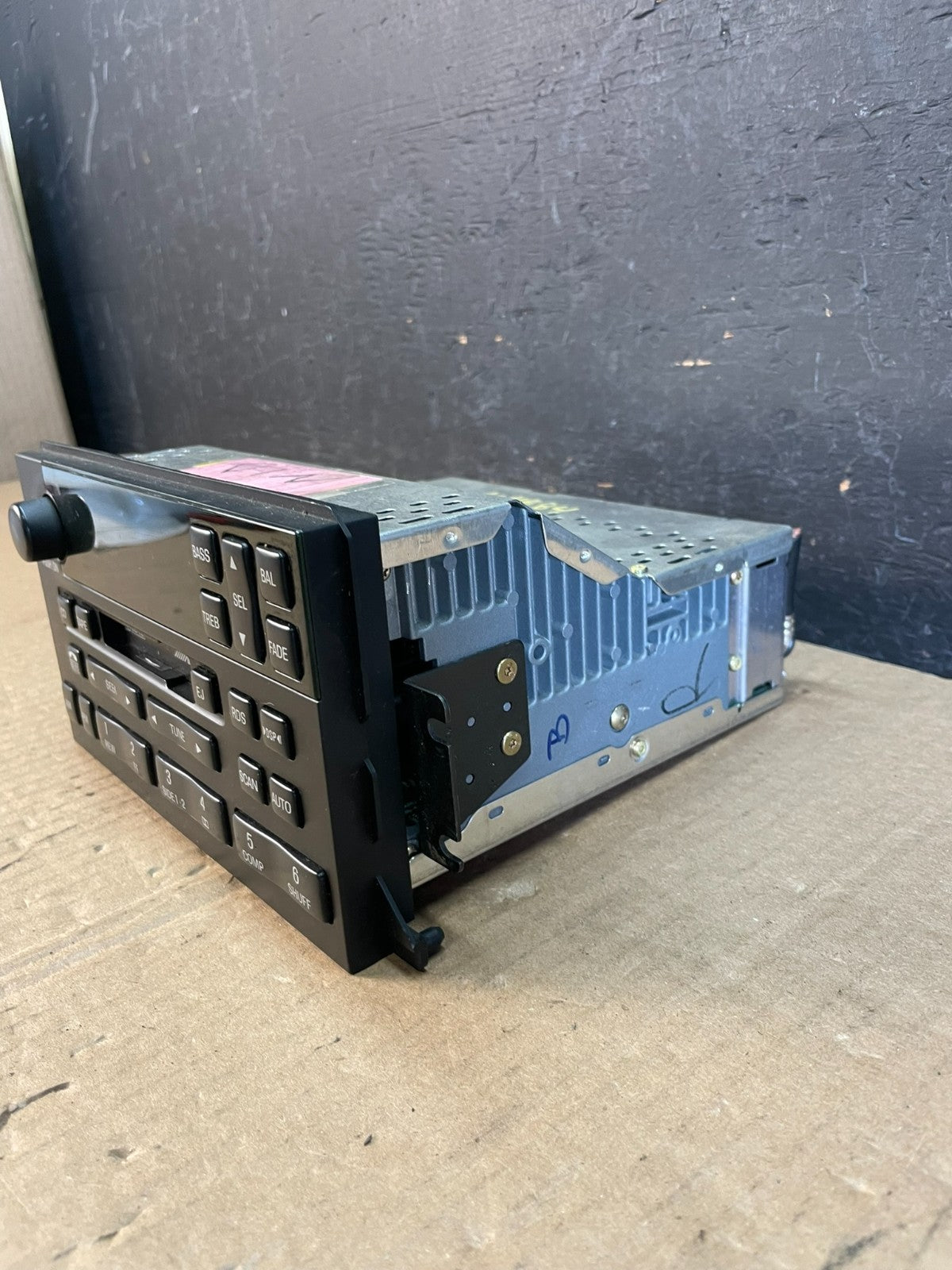 1999-2002 Lincoln Continental Factory Cassette Player Radio OEM ac4884 DG2