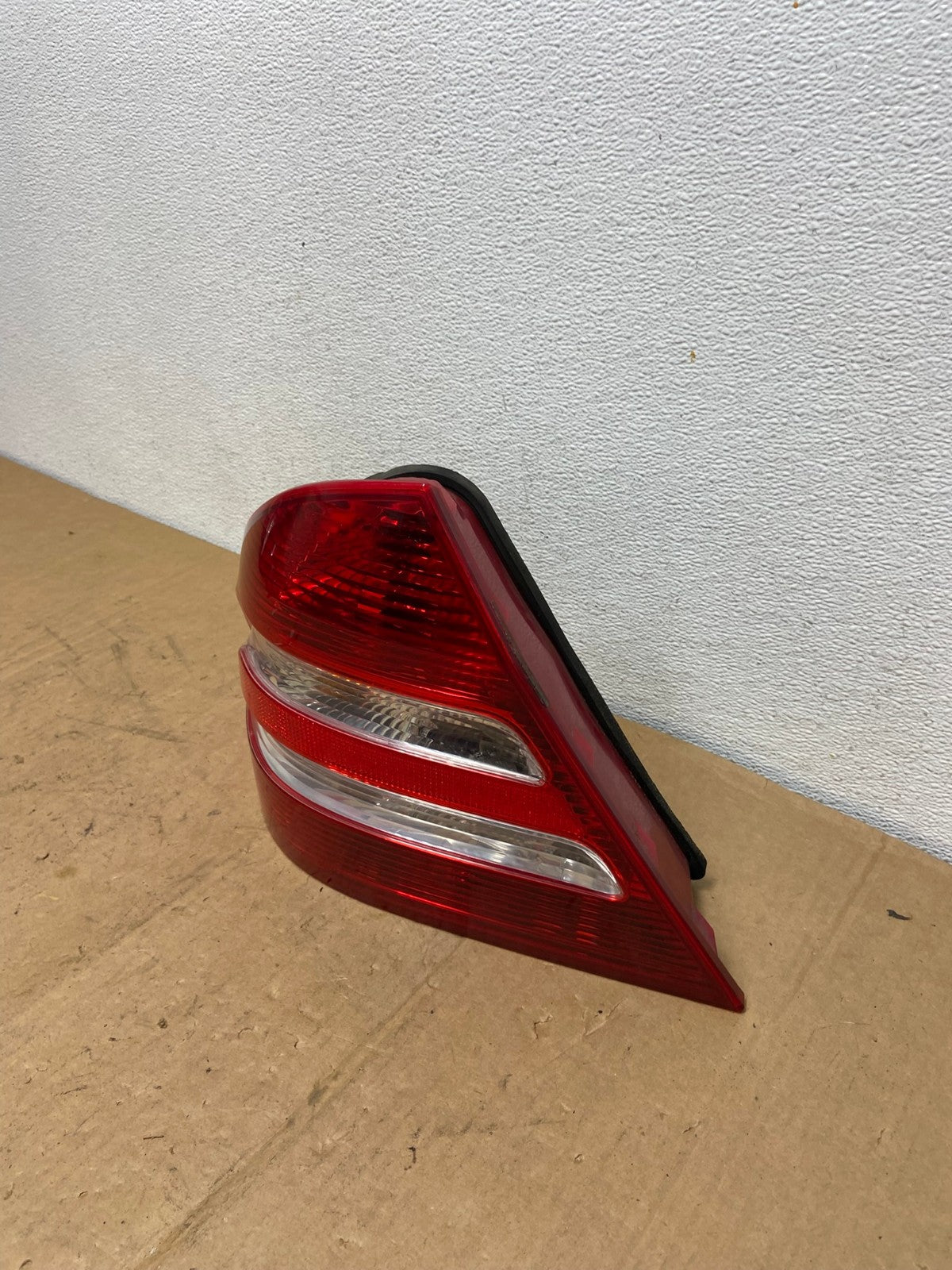 2005-2007 Mercedes-Benz C230 C240 W203 C-Class Left Driver Tail Light AC8652 LK1