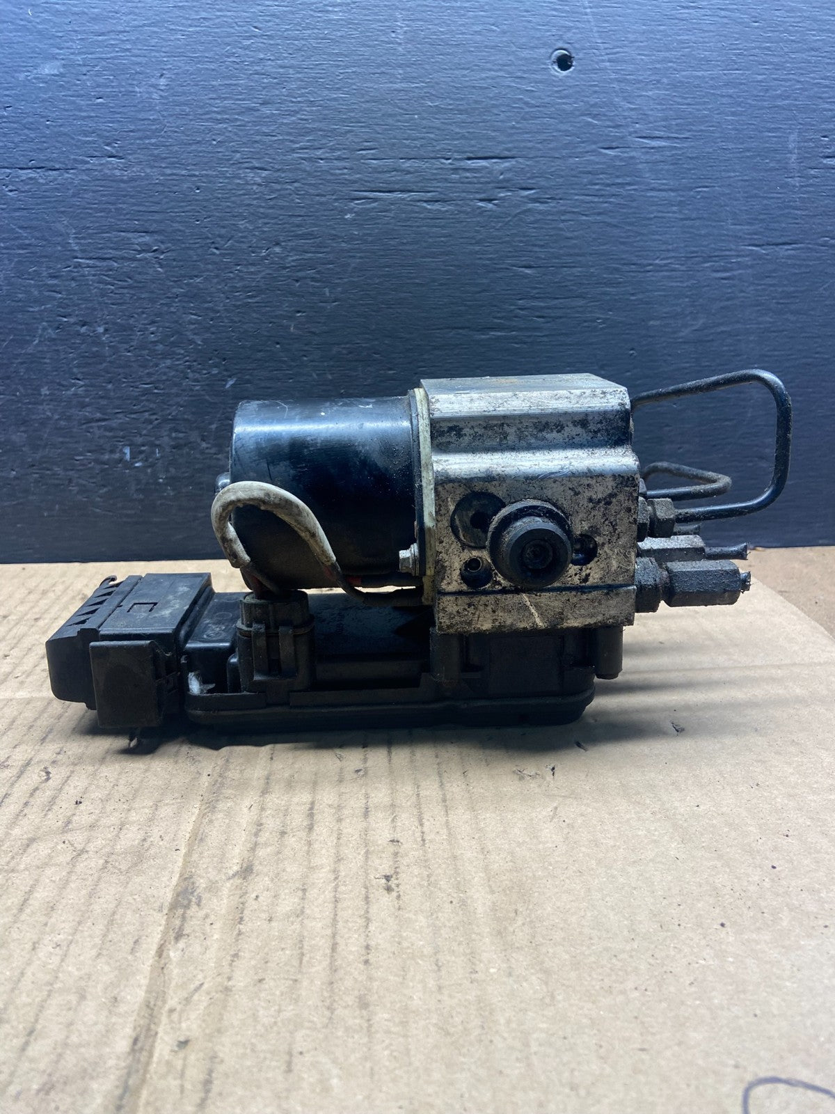 2006 2007 Ford E250 E350 Anti-Lock ABS Antilock Brake Pump AD1831 DG3
