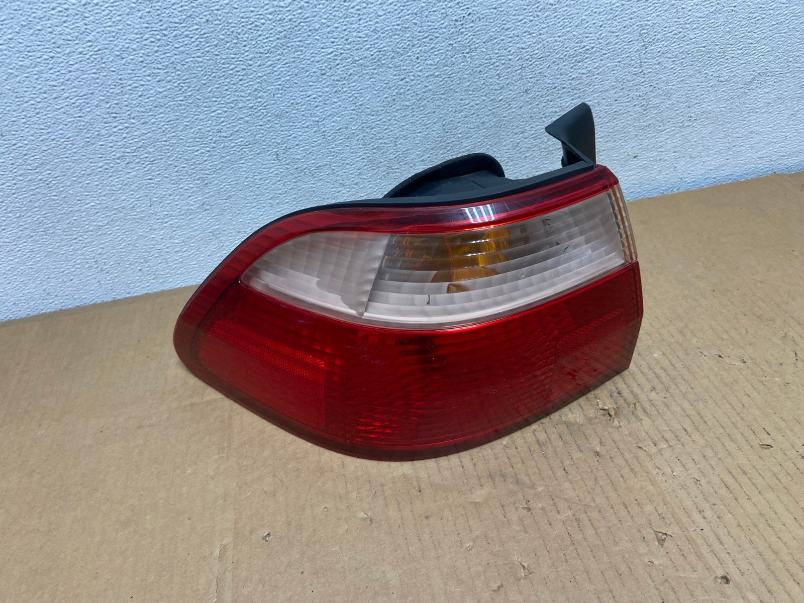 1998 to 2000 Honda Accord Sedan Tail light Left Driver LH Side AD0806 LK0
