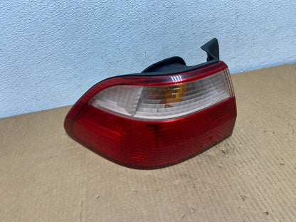 1998 to 2000 Honda Accord Sedan Tail light Left Driver LH Side AD0806 LK0