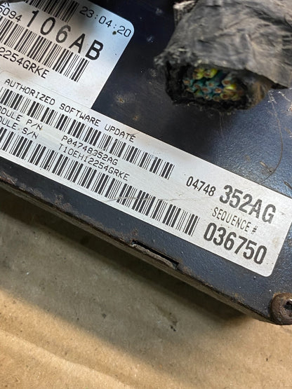 2005 Chrysler Pacifica Engine Control Module ECM p04748352ag AH9885 DW2