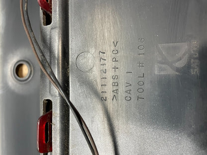 2000-2002 Saturn SL2 Sedan Center Tail Light Lid Trunk Rear Panel  Z5701 DG9