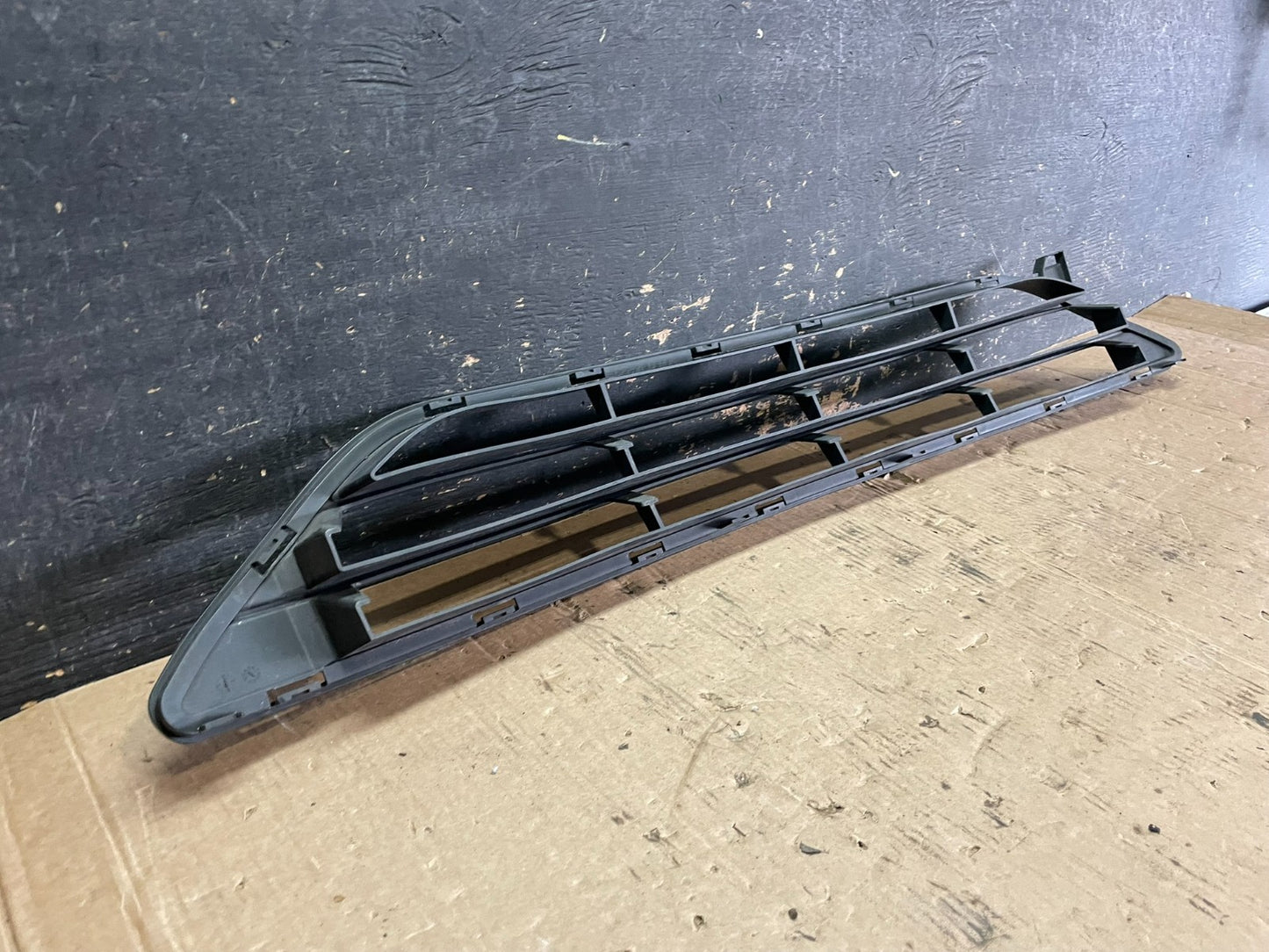 2017 to 2021 Nissan X-Trail Front Lower Grille Grill OEM 62254-6FR0A Z59234