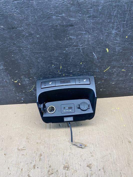 2011-2013 Kia Sorento Center Seat Heater Switches Aux USB Power Outlet T1679 DG0
