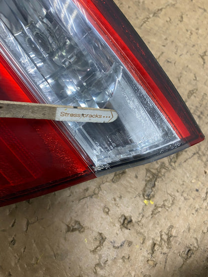 2000 - 2001 Infiniti i30 Left+Right Side Tail Lights Inner Oem V8441 DW5