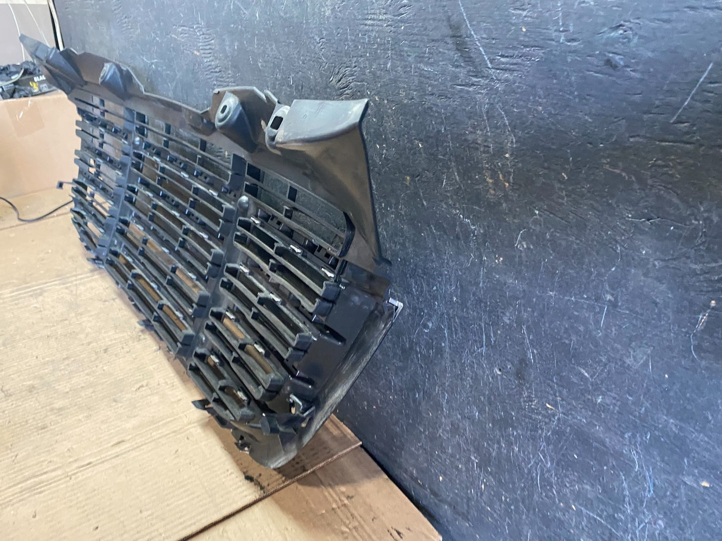 2009 to 2011 Freightliner Sprinter Front Upper Chrome Grill Grille P8567 PS8