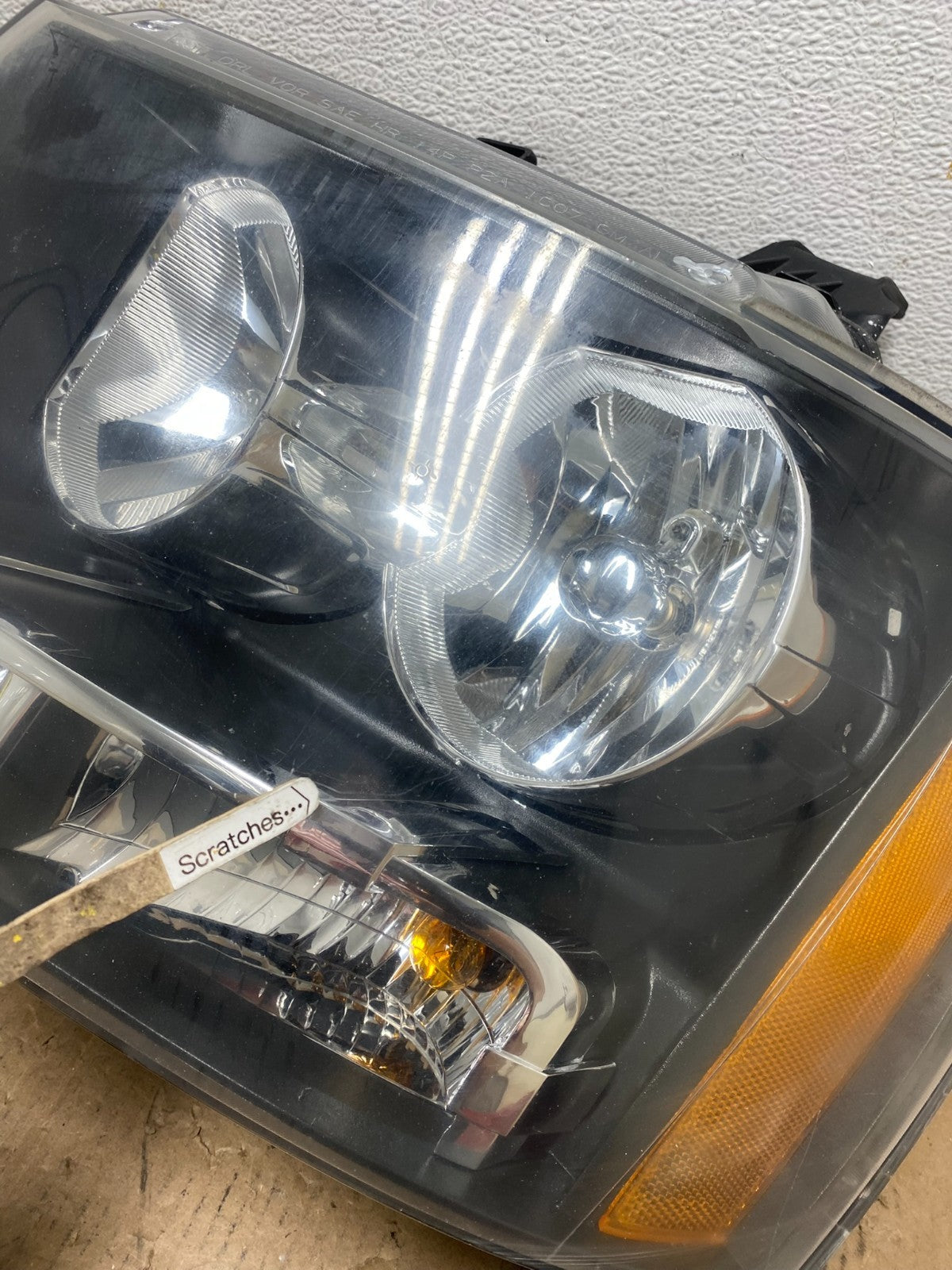 2007 to 2013 Chevrolet Suburban Tahoe Left Driver LH Headlight AD8042 DW3