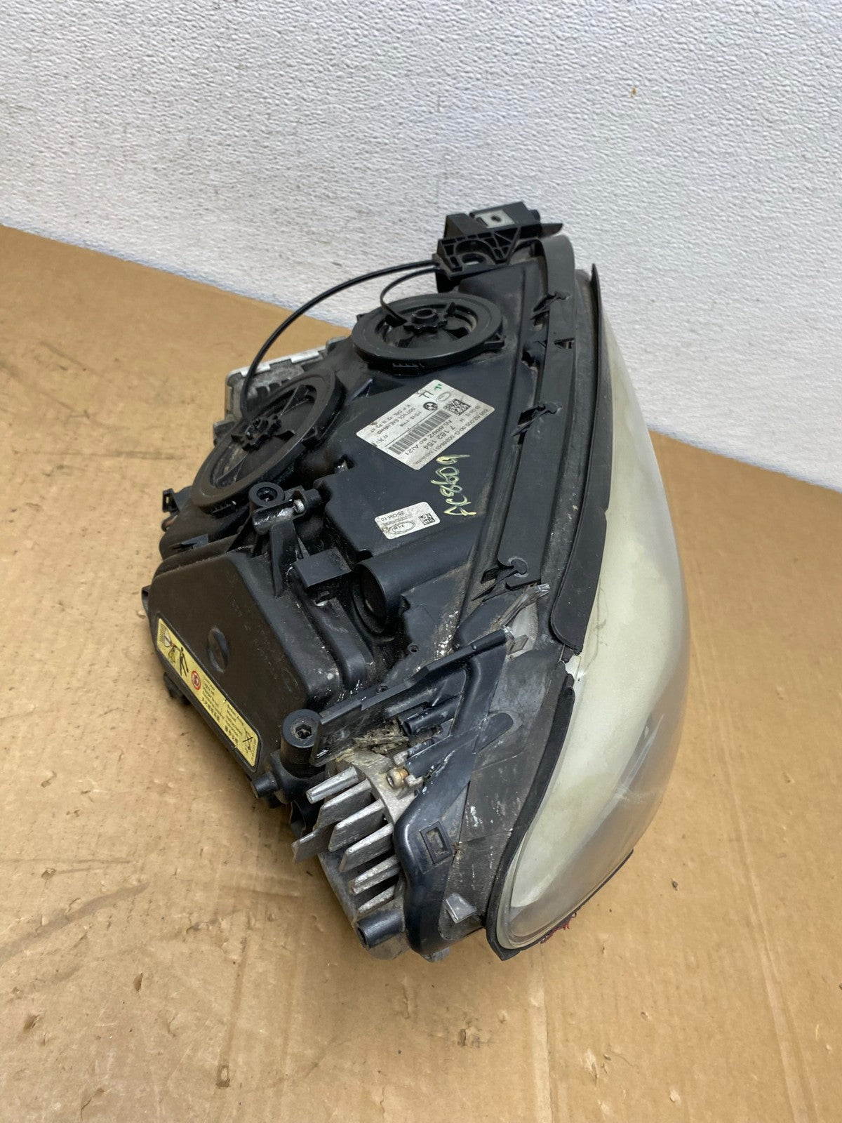 2009-2012 BMW 7-Series 740i 750i Right Passenger Xenon HID Headlight AC86096