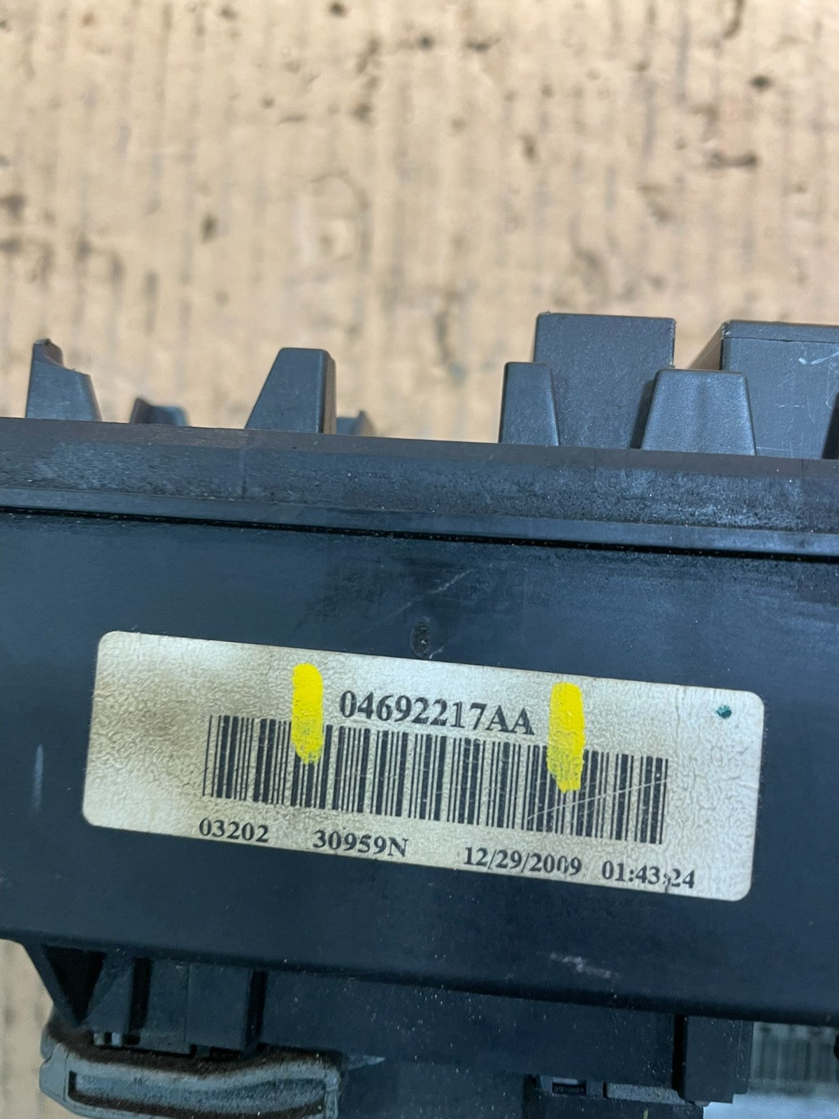 2009 Jeep Grand Cherokee Integrated Power Fuse Body Control BCM Box v1873 DG6