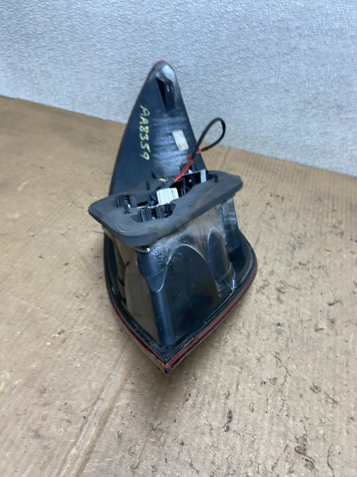 2006-2010 Mercedes W251 R-CLASS Right Passenger RH Side Tail Light AA8359 DW5
