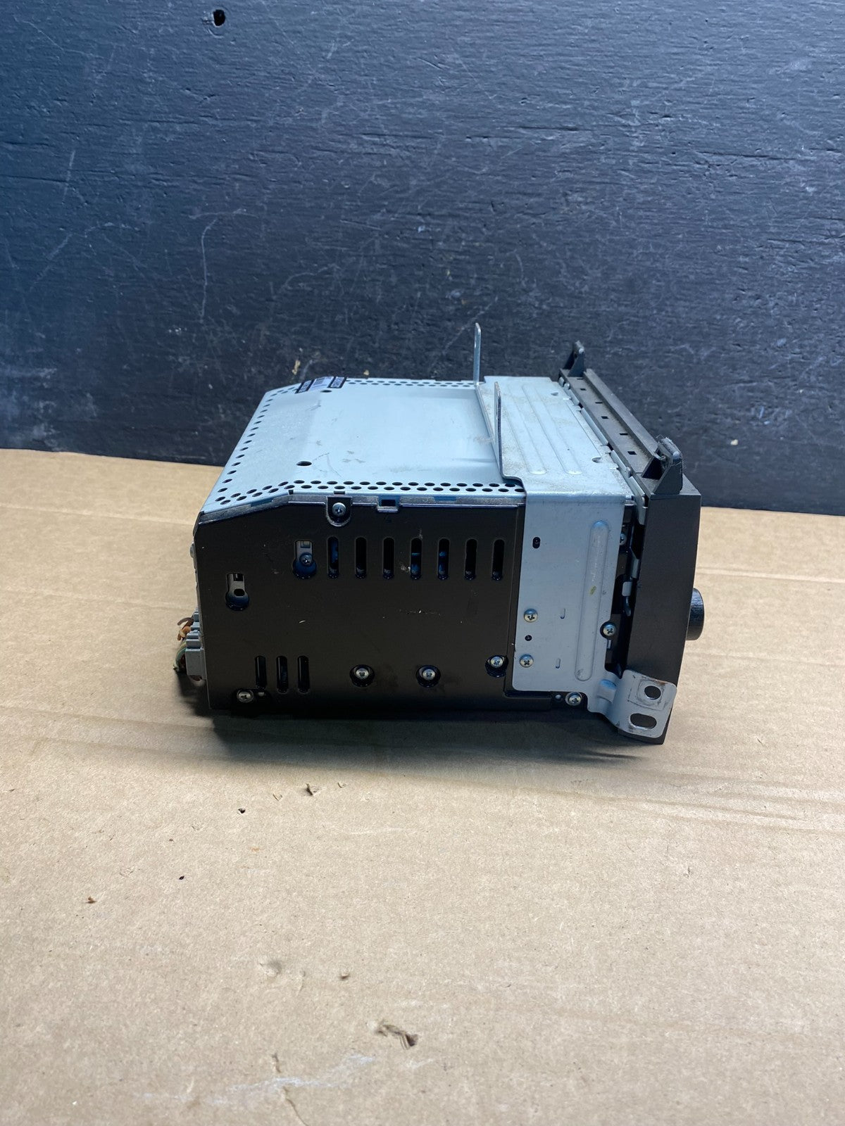 2003 - 2010 Lincoln Town Car AM/FM Radio CD Player ae8135 DG2