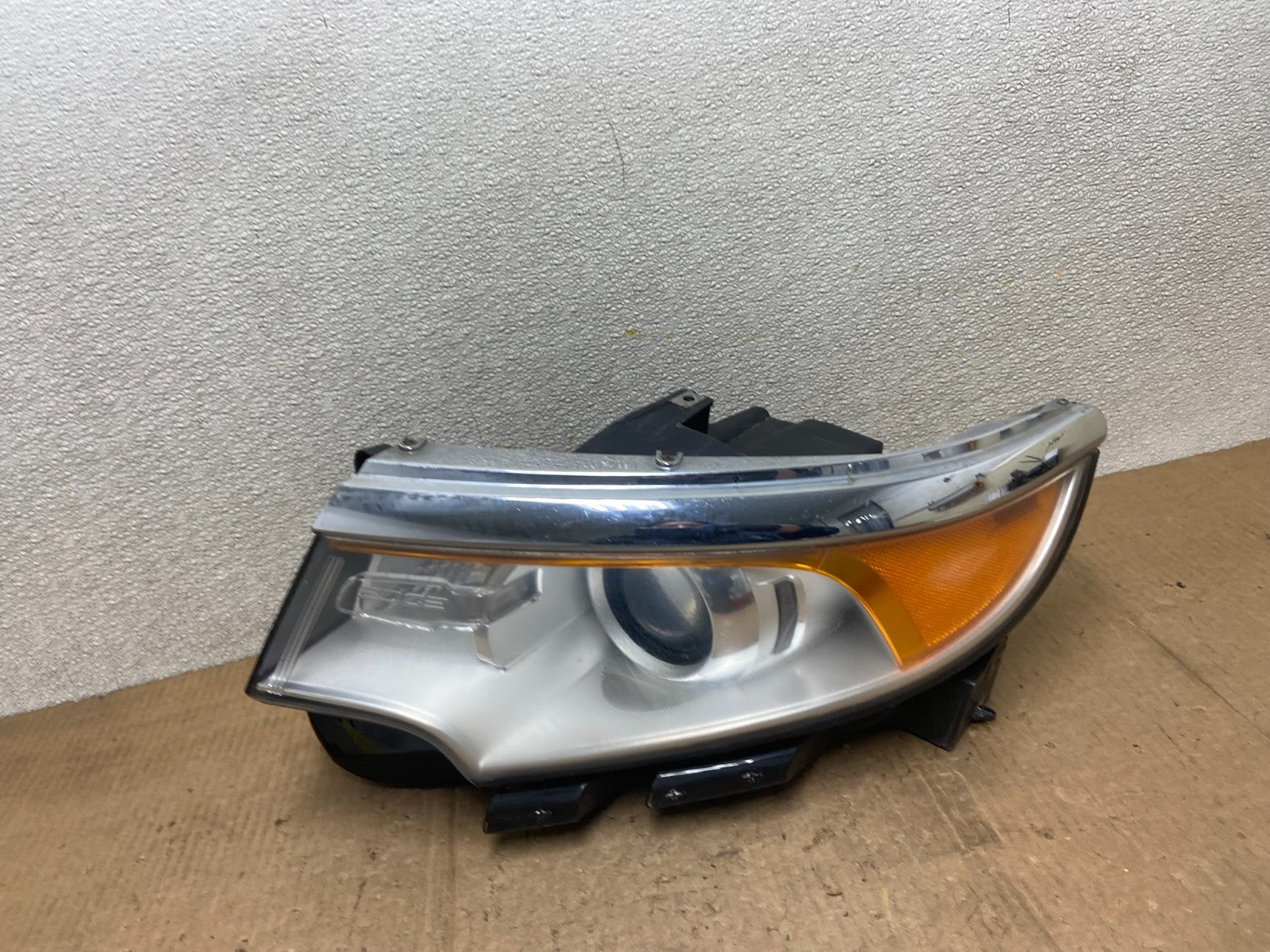2011 to 2014 Ford Edge Front Left Driver Side Headlight Halogen AA6670 DW0
