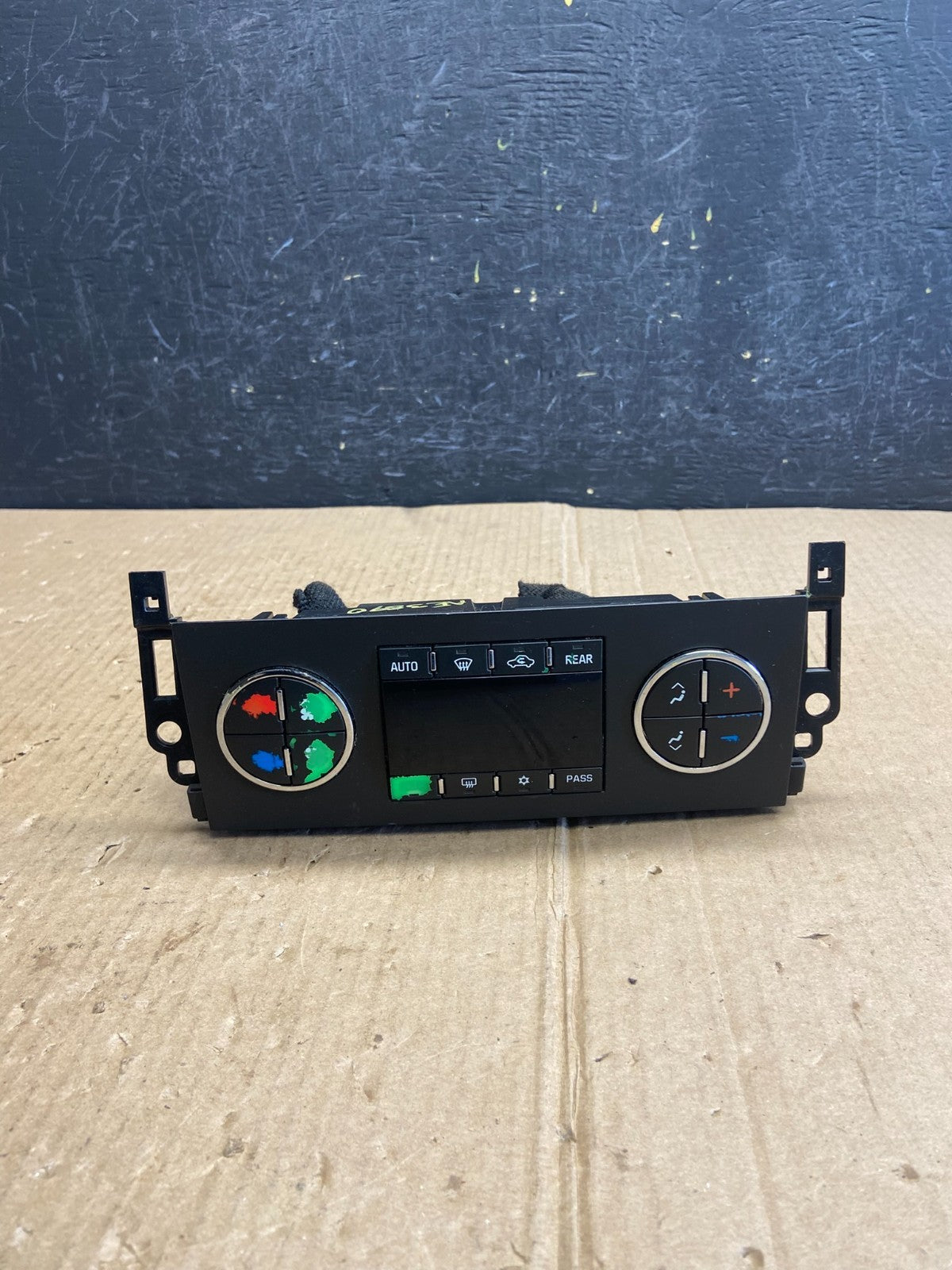 2007-2011 GMC Yukon Tahoe Automatic Climate Temperature Temp Control AE3890 DG0