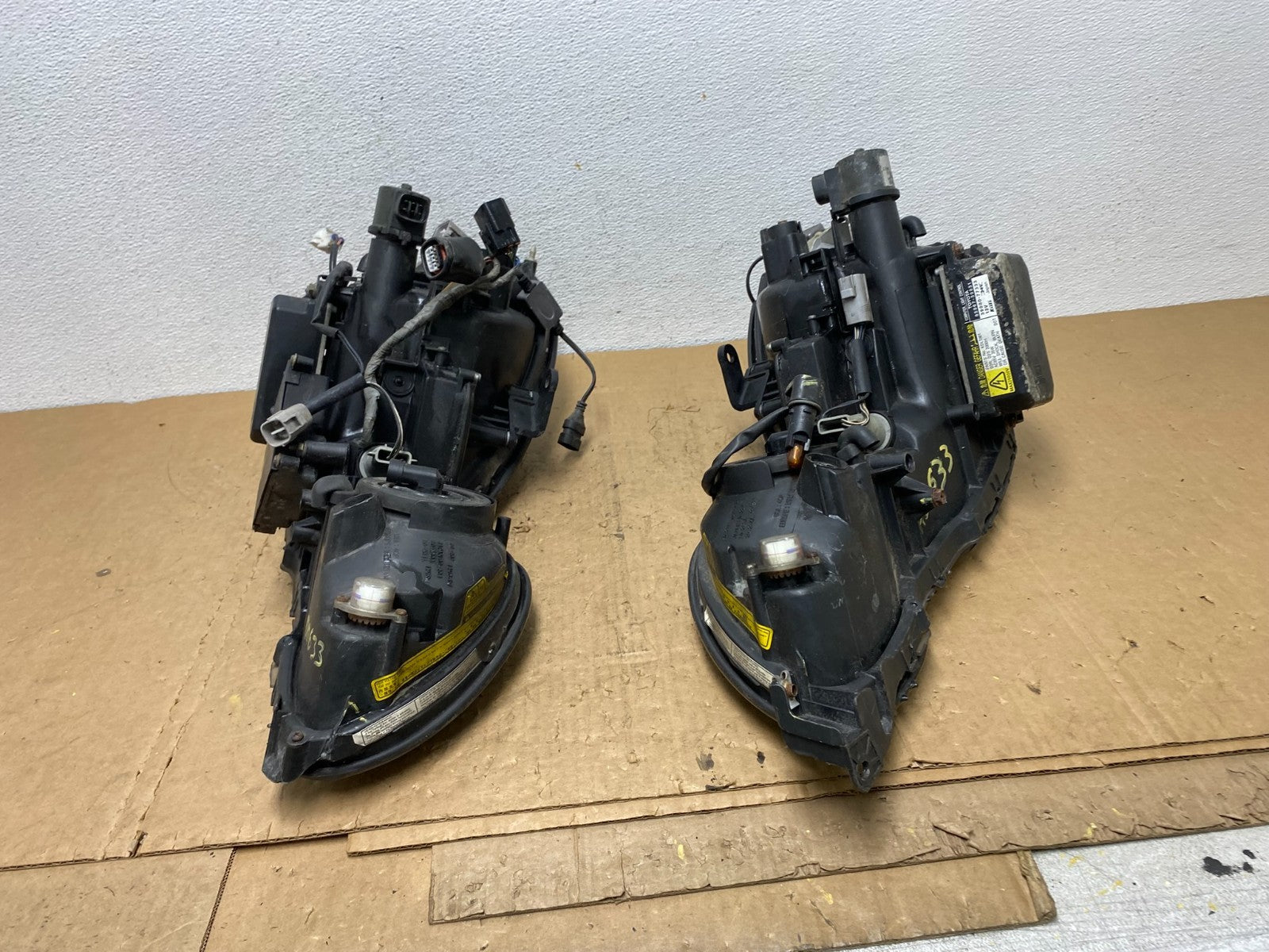 2001 to 2005 Lexus GS430 Gs300 Left+Right Headlights Xenon AD0633 DG13