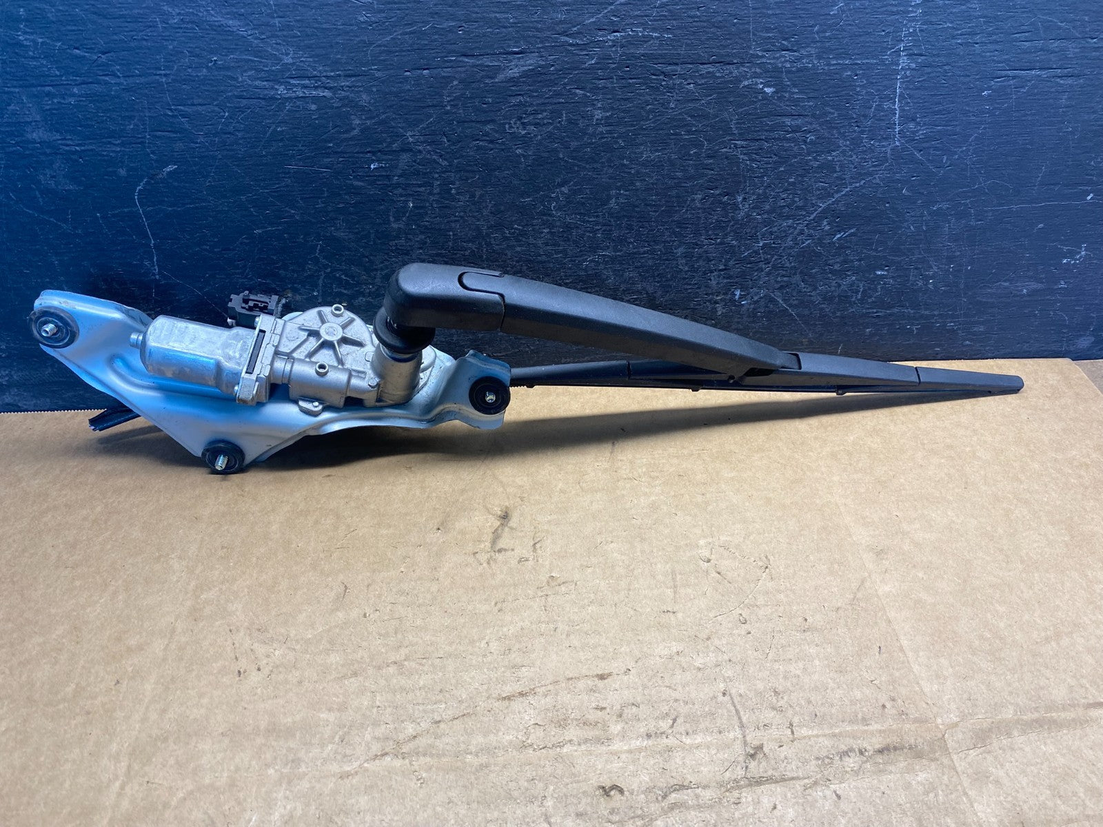 2016-2021 Hyundai Tucson Rear Liftgate/Hatch Window Wiper Motor AD7426 DG0