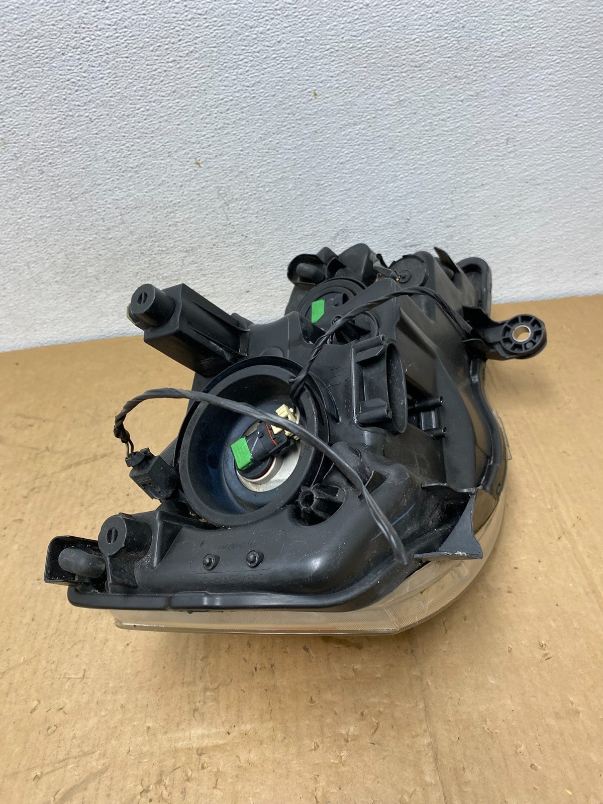 2008 to 2016 Chrysler Town and Country Left Driver Lh Side Headlight AD1245 DW6
