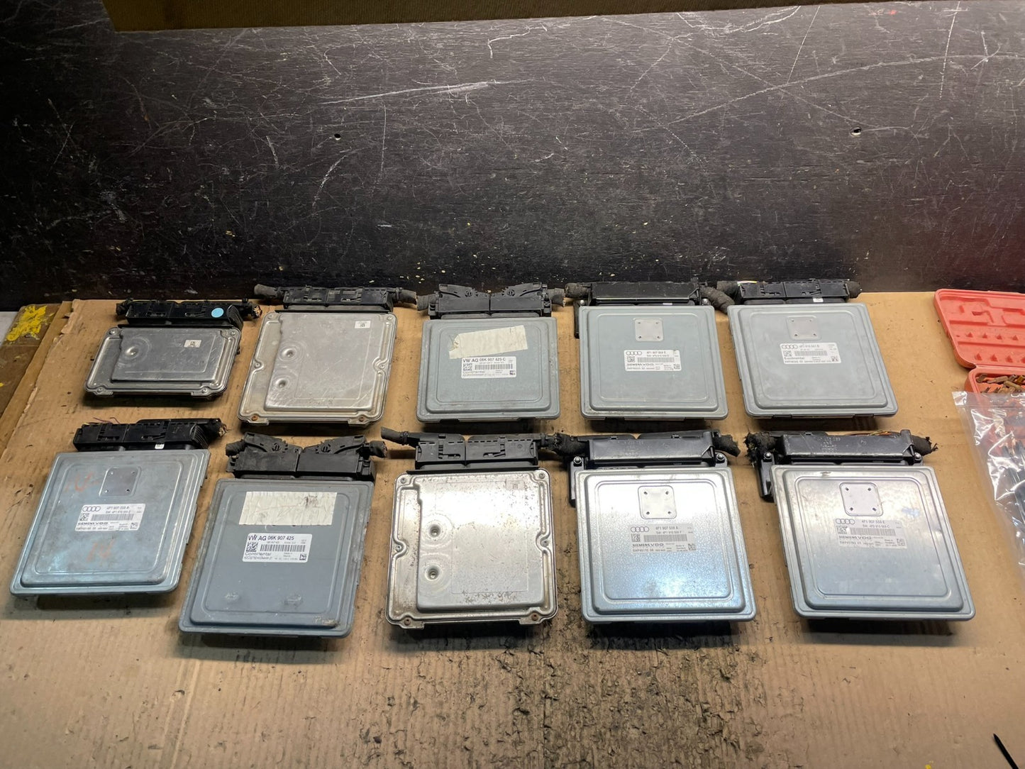 Mix of 10 Audi ECM Engine Computer Module Z85660