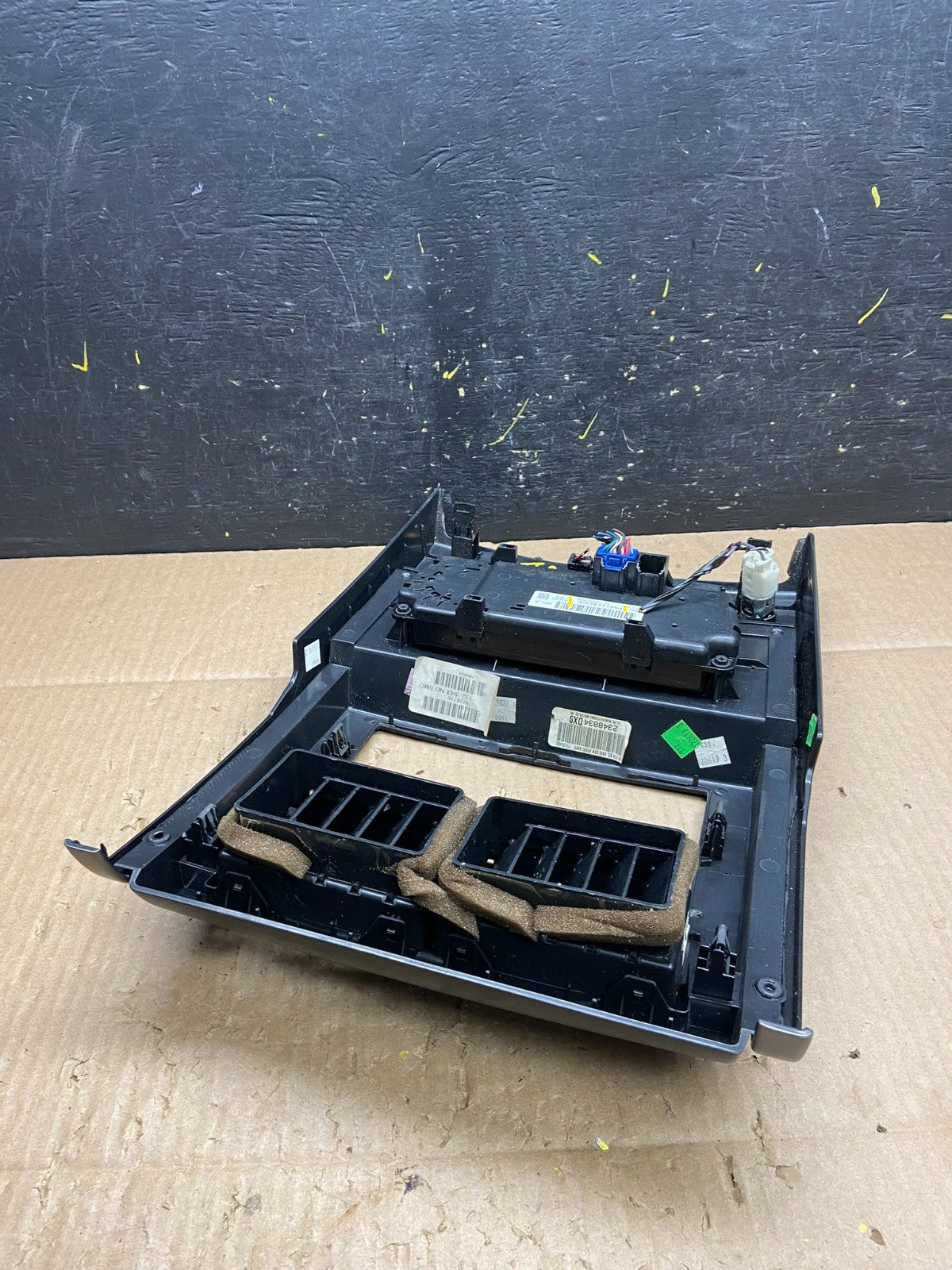2008 to 2012 Jeep Liberty Dash Climate Temperature Control Radio Bezel V1379 DG3