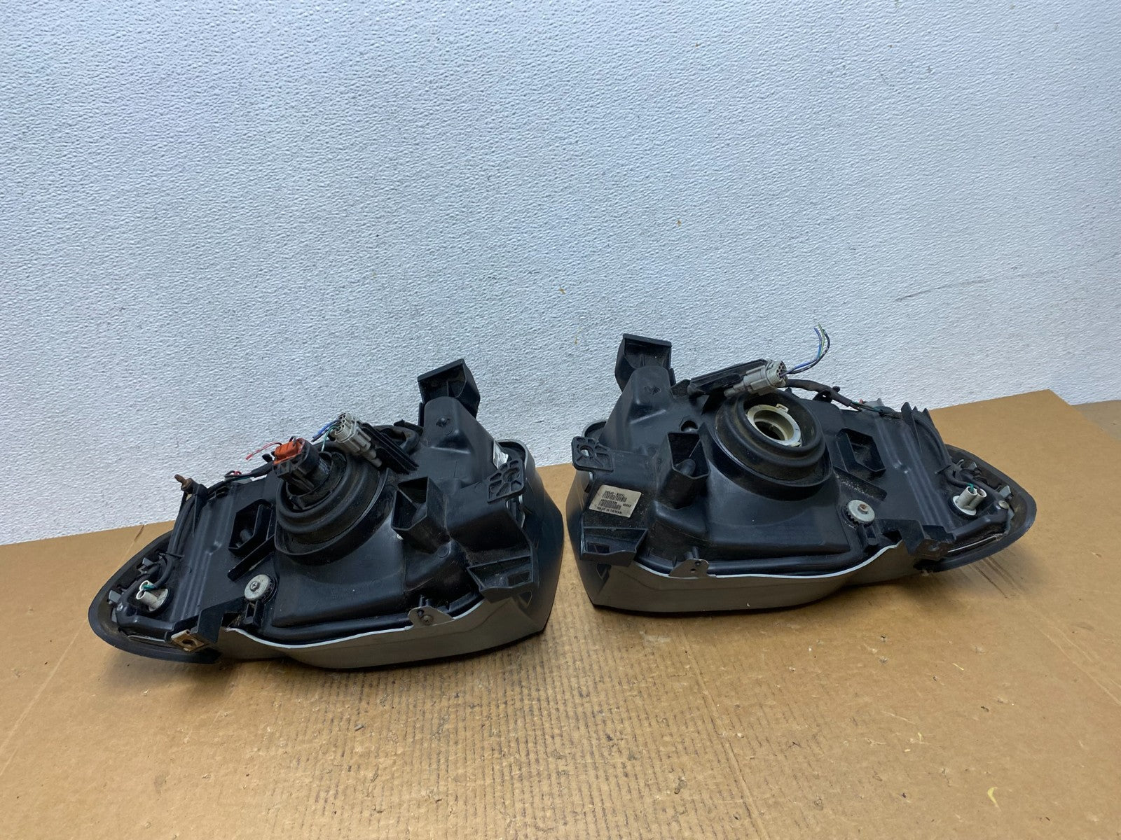 2002 2003 2004 Nissan Xterra Left+Right Side Headlights AE0292 DW6