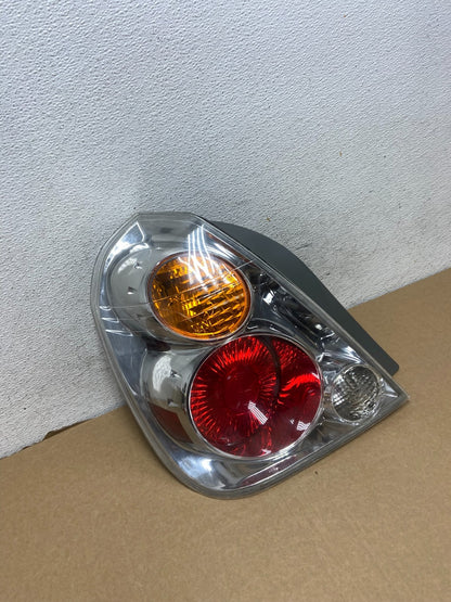 2002 2003 2004 Nissan Altima Tail Light Left Driver Lh Side AF7268 DW2