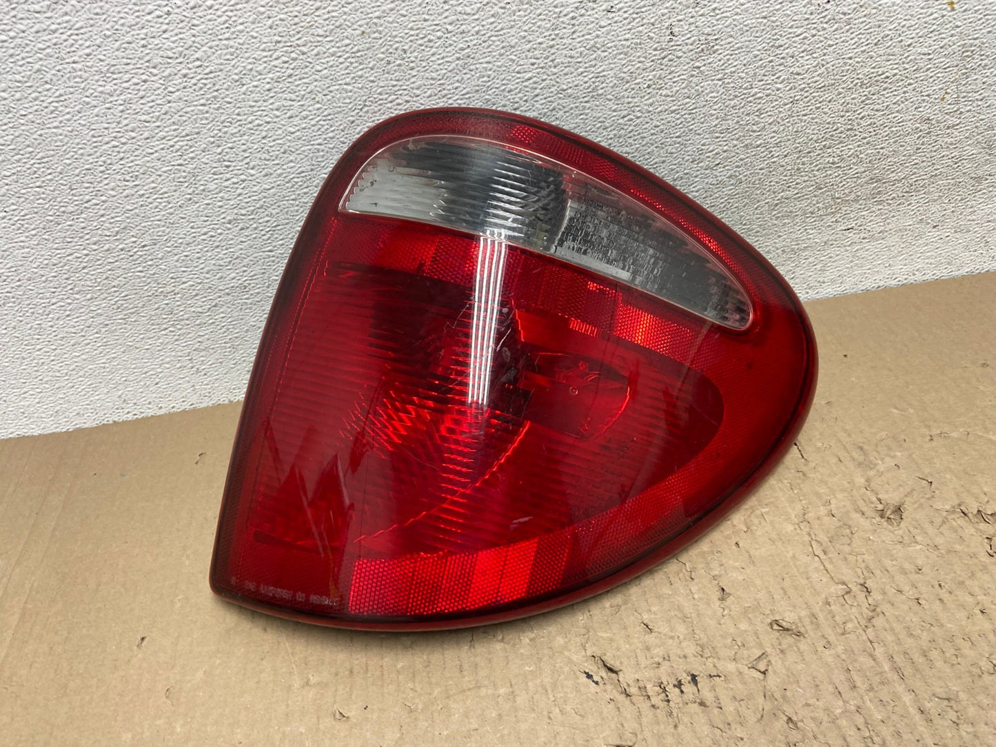 2004 - 2007 Dodge Grand Caravan Right Passenger Side Tail Light AF2888 LK0