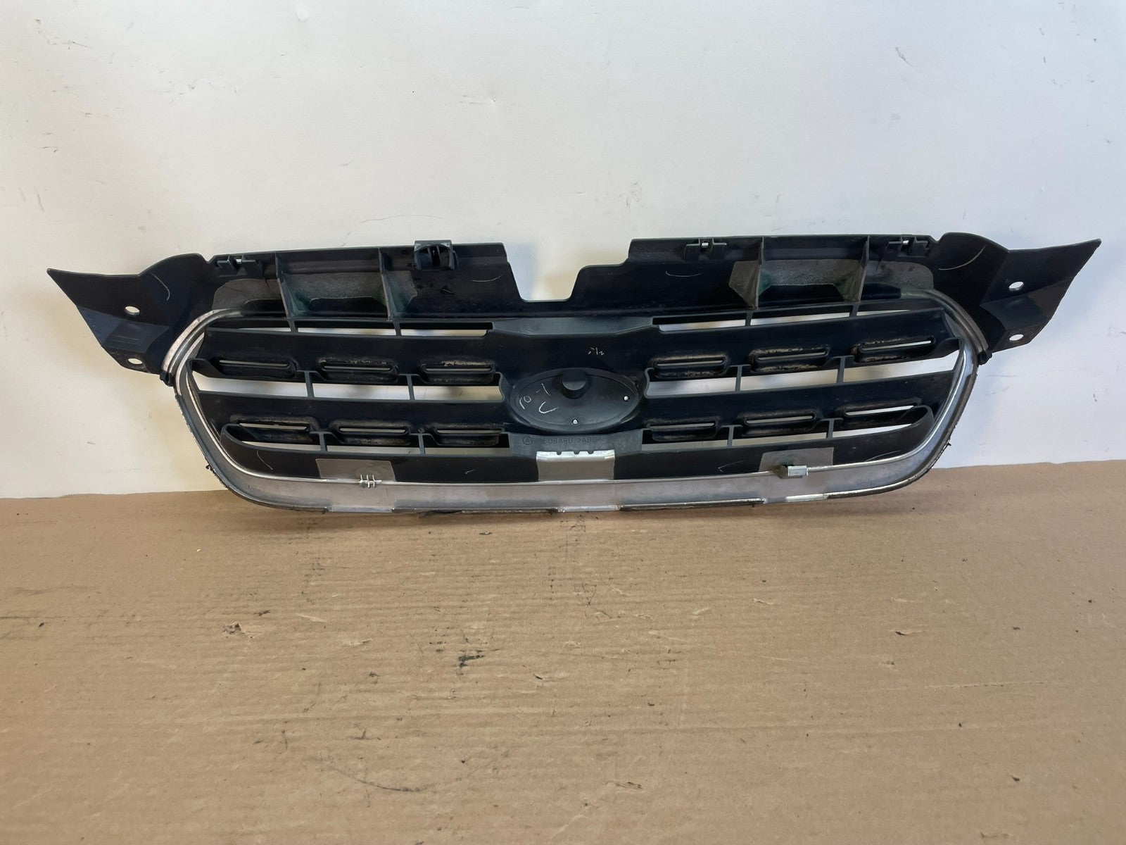 2005 to 2007 Subaru Legacy Outback Front Grill Grille AF8526 DG3