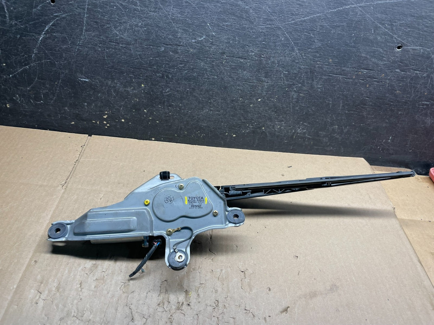 2001 to 2005 Toyota Rav4 Rear Wiper Windshield Motor OEM W1337  DG5